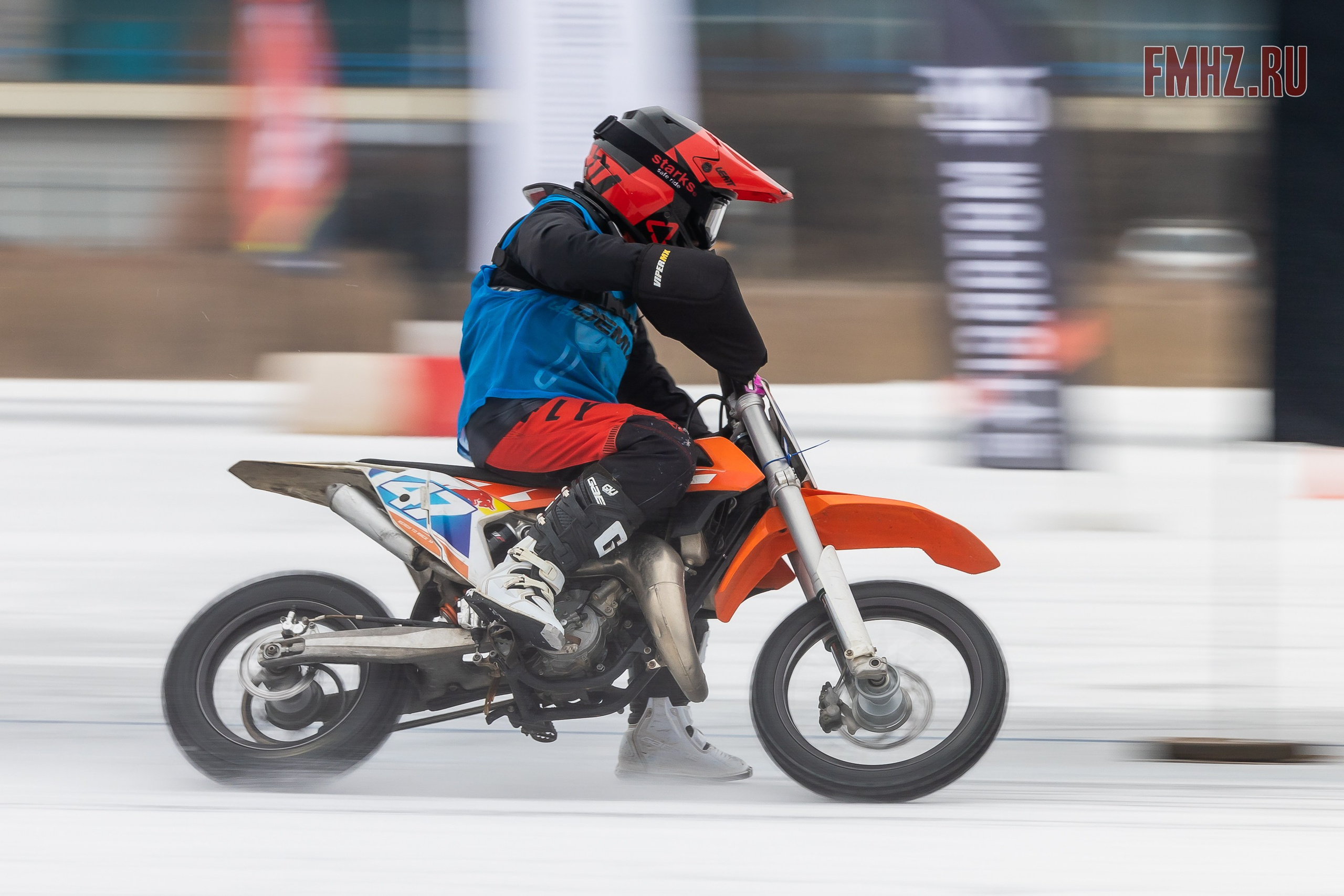 Первый этап Кубка МФР по мотокроссу на льду Большого Крылатского пруда в Москве. 8 февраля 2025 г. Фотограф Владимир Охрименко