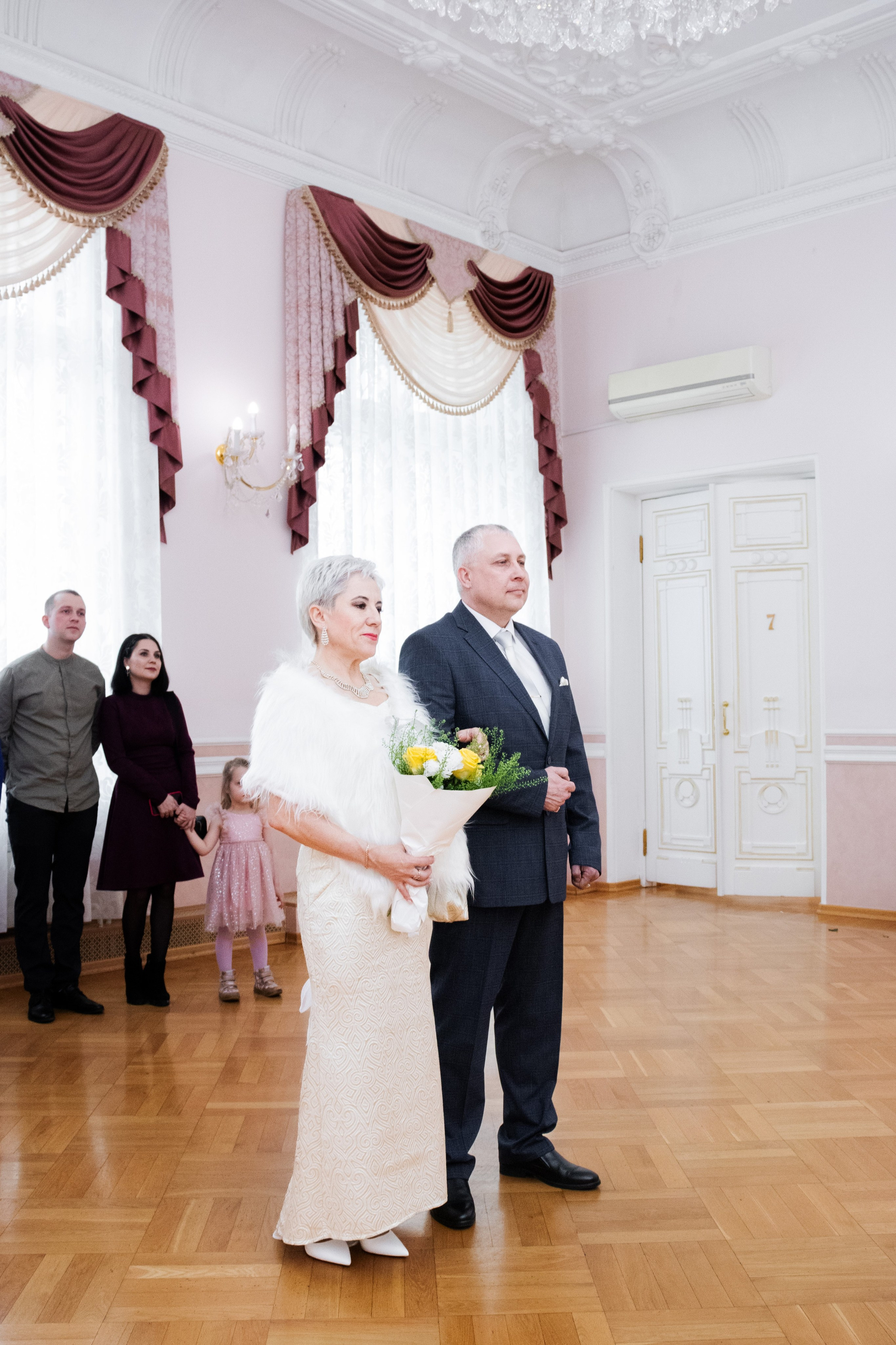 Свадебная фотосессия в ЗАГСе Дворца Бракосочетания города Томск