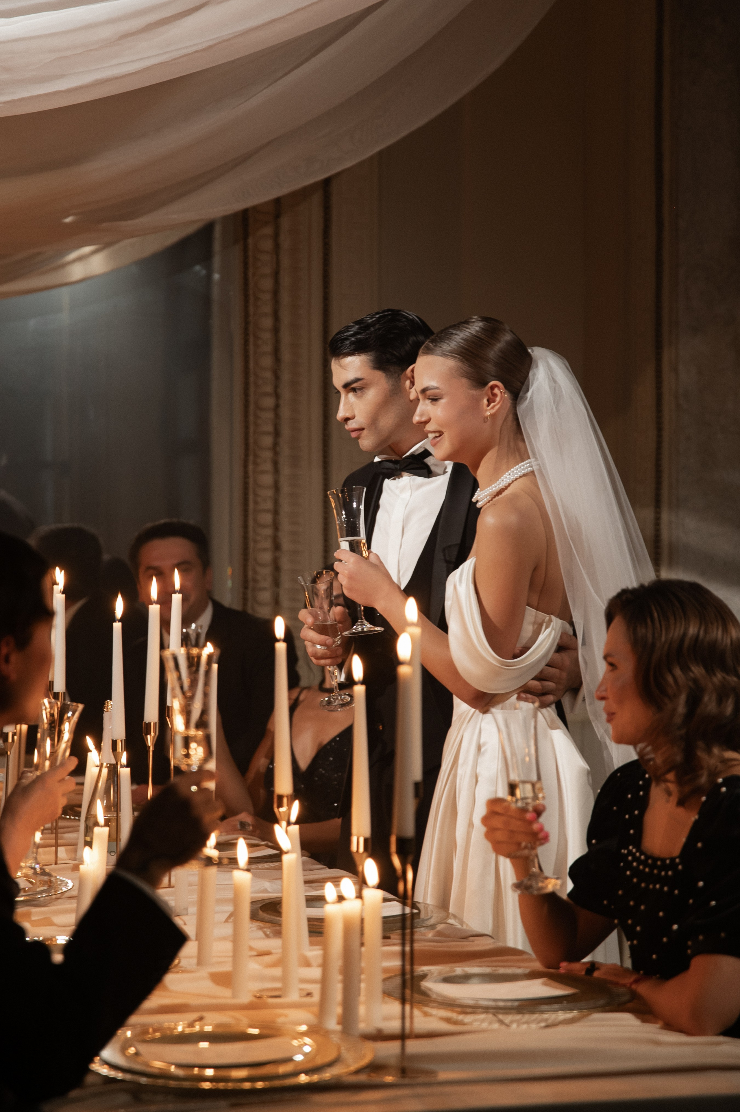 Камерный свадебный ужин при свечах в старинном особняке в фотостудии 21. Kult. Ярослава Ерина — свадебный фотограф в Москве