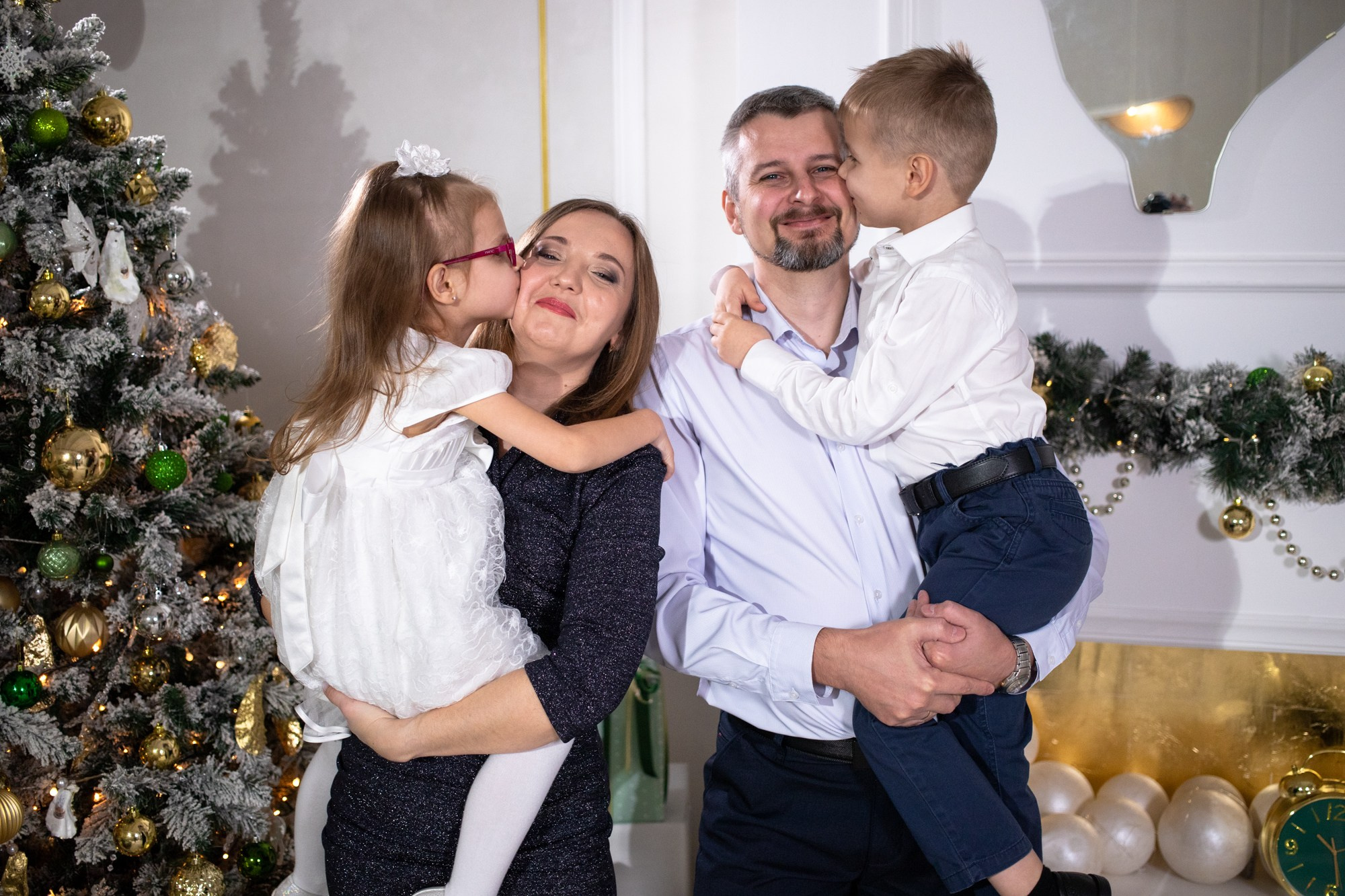 Семейная съёмка Новый Год. Репортажный, промышленный и маркетплейс-фотограф Дмитрий Чернат