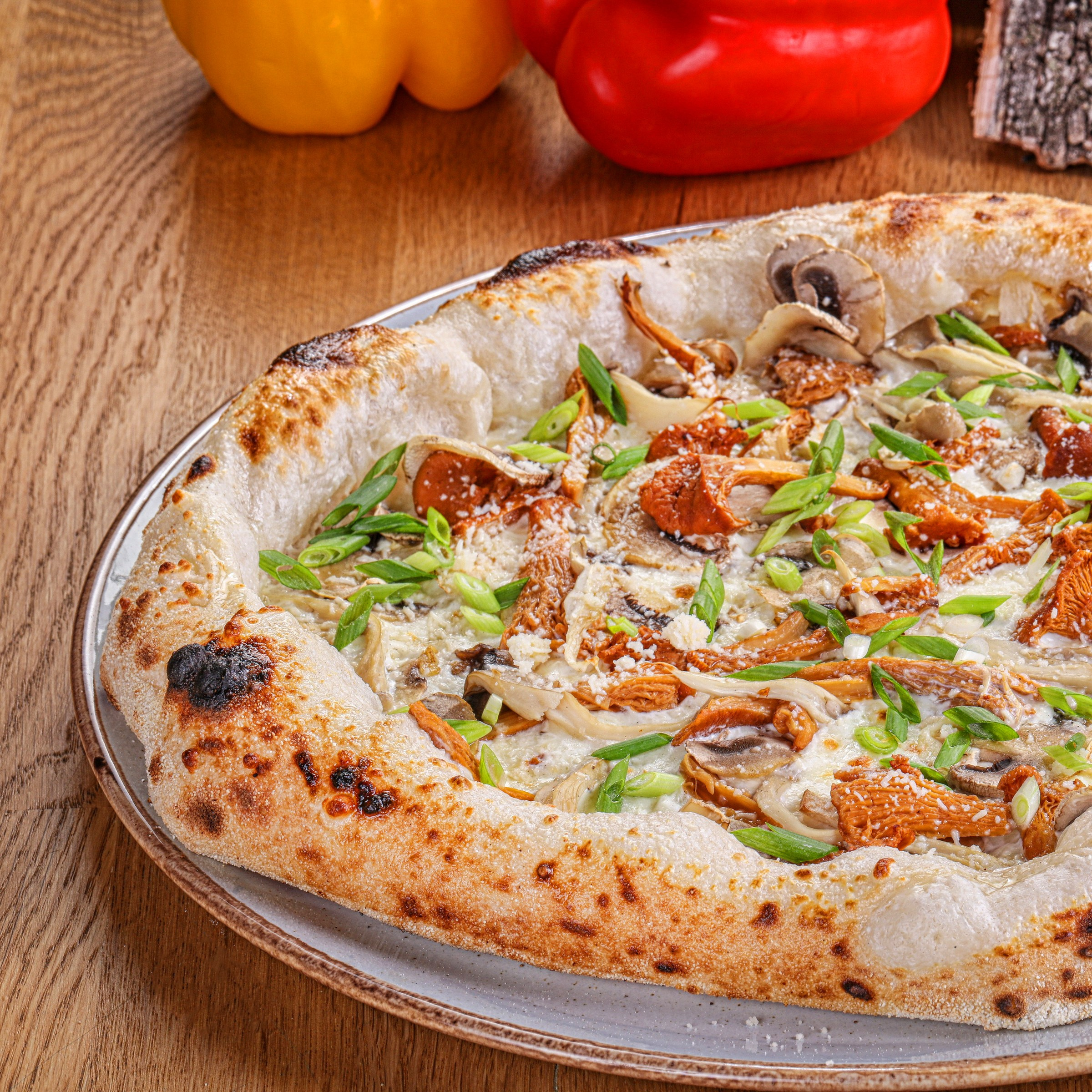 Фотосъемка пиццы. Заказ по тел.: +7 (906) 006-90-22. Фуд-фотограф Андрей Старостин — съемка еды в Москве. 9000 руб. в час