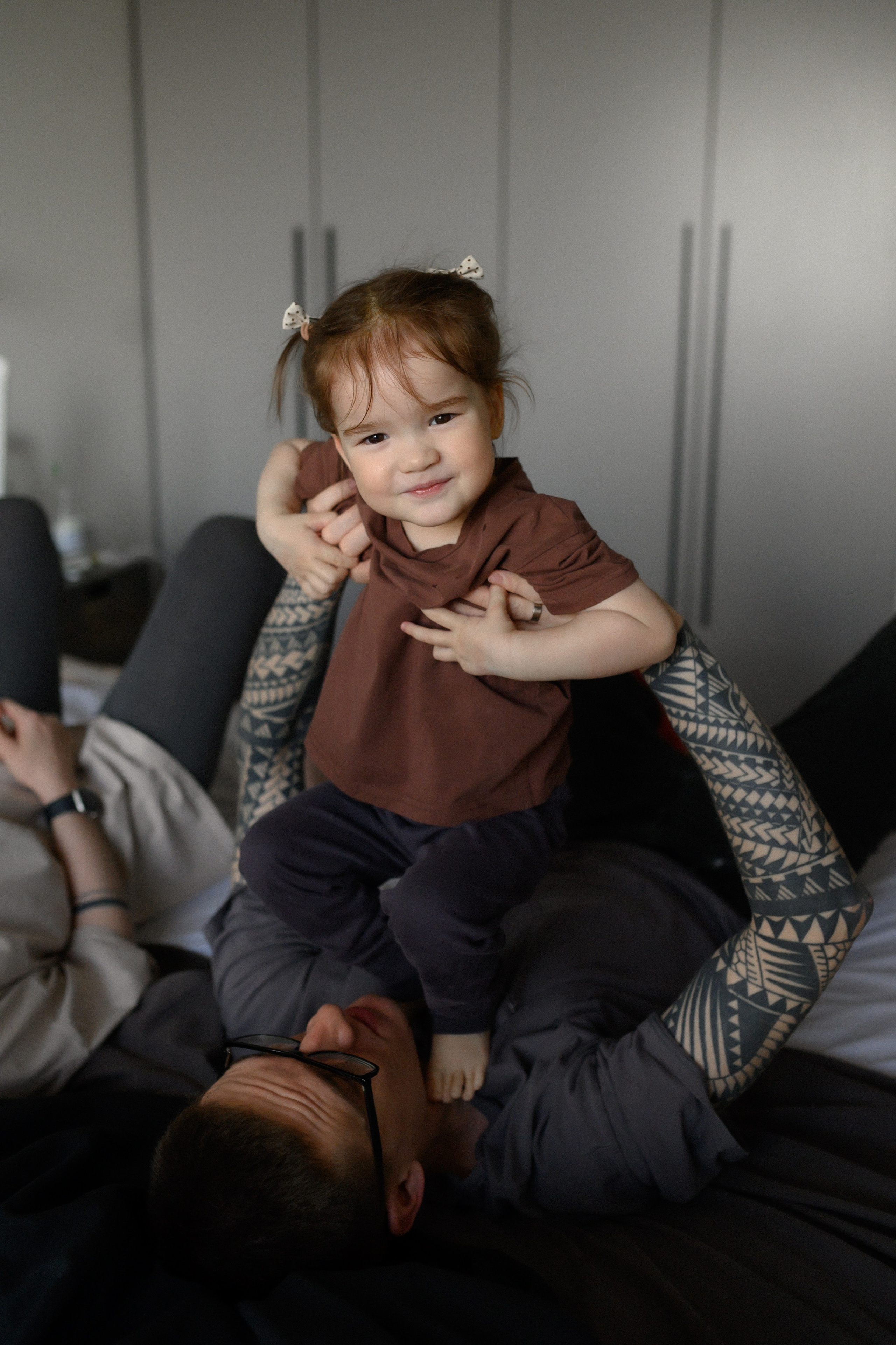 Руслан, Марта и Кира дома. Семейный и свадебный lifestyle-фотограф в Москве Мария Петрова