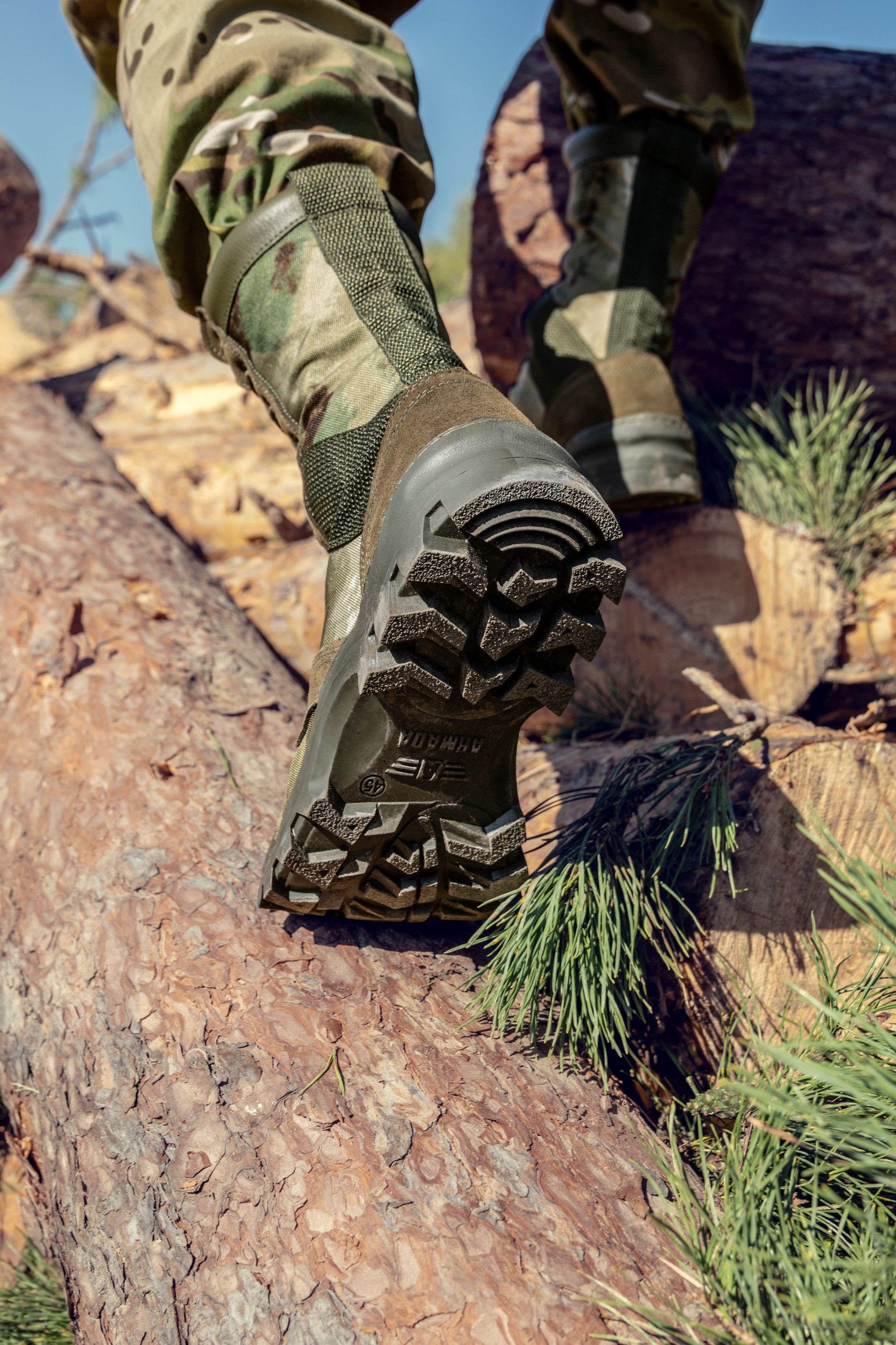 Детализация камуфляжного узора на голенище | Фото для сайта производителя