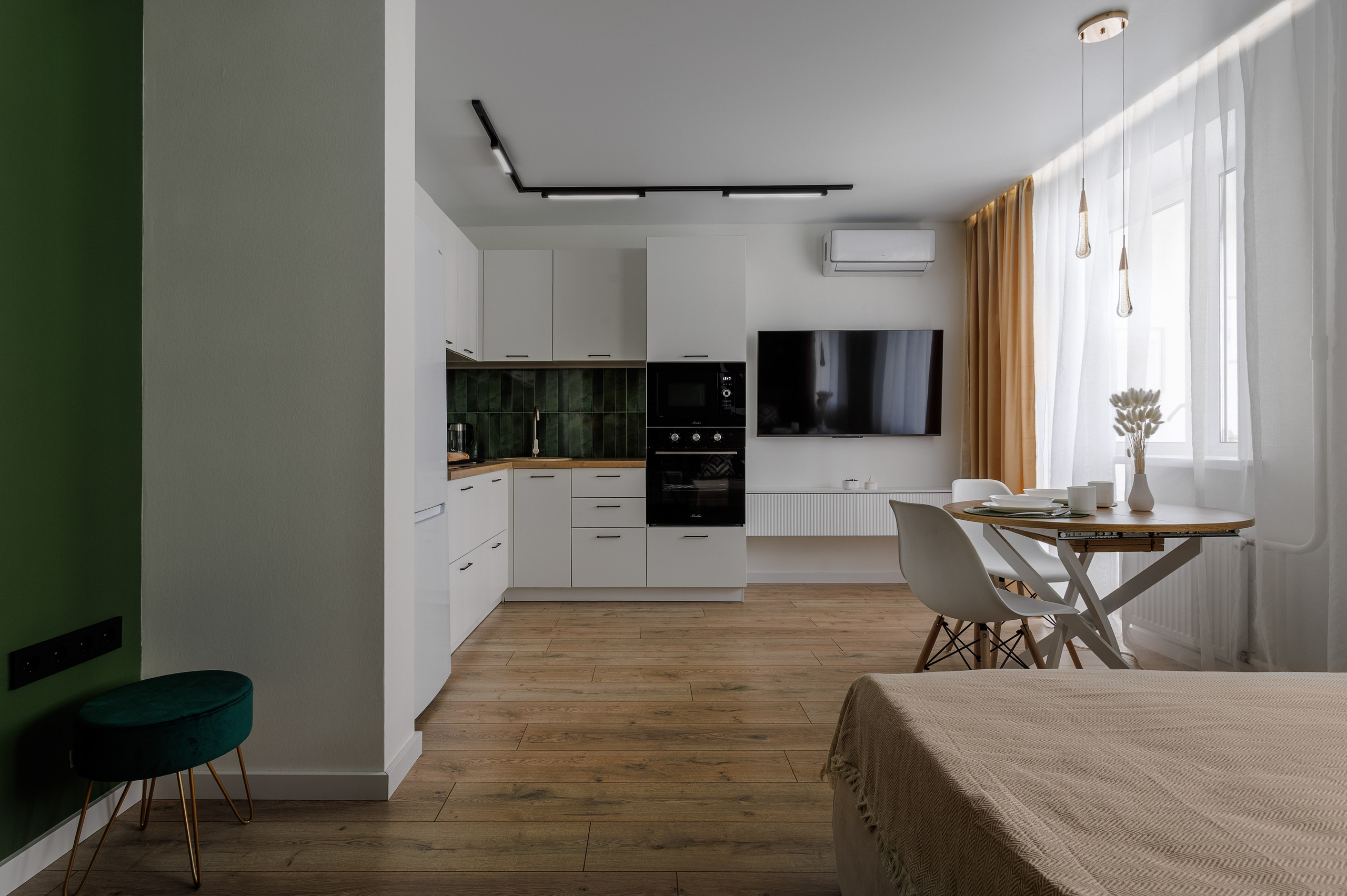 Яркие, чёткие и атмосферные фото дизайнерской квартиры фотограф Лоскутов Вадим