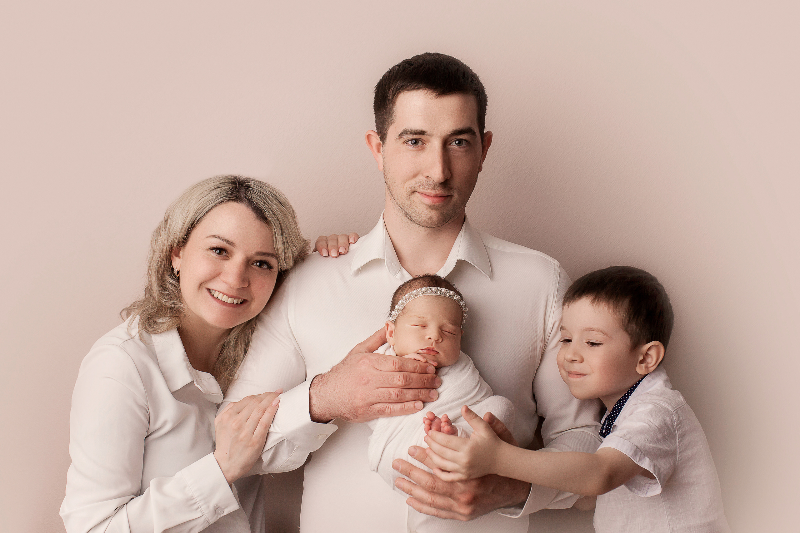 Новорожденные девочки. Фотограф новорожденных в Новокузнецке Анна Горошникова