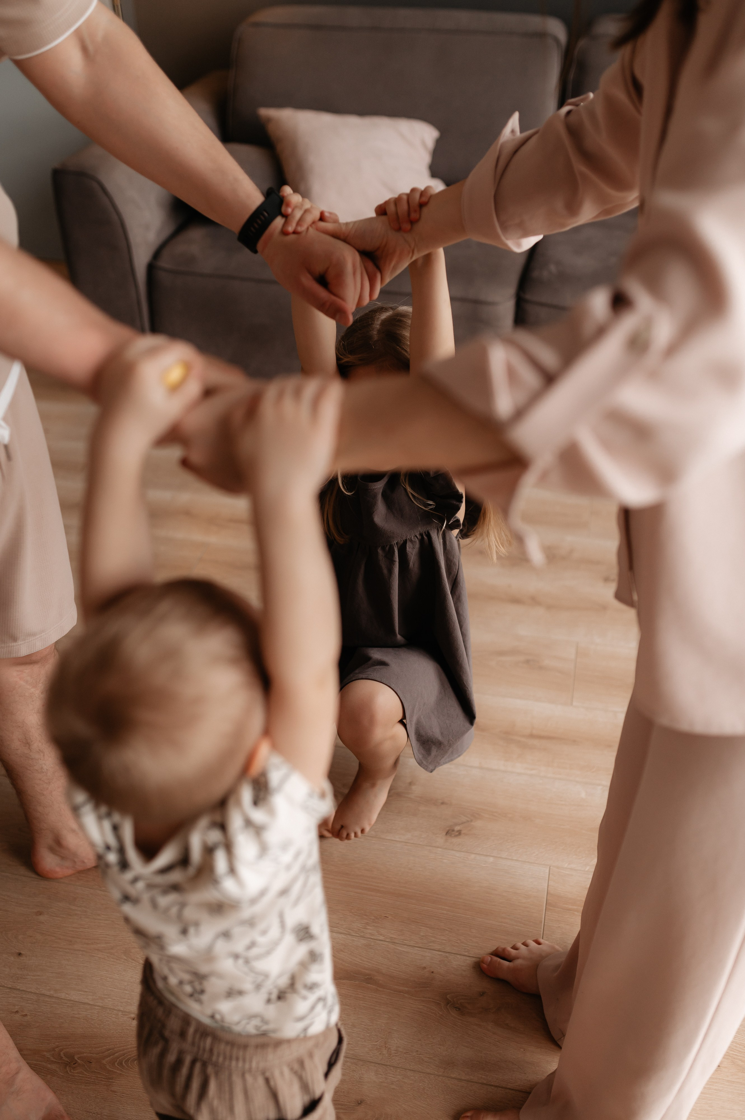 В минималистичной студии. Главная