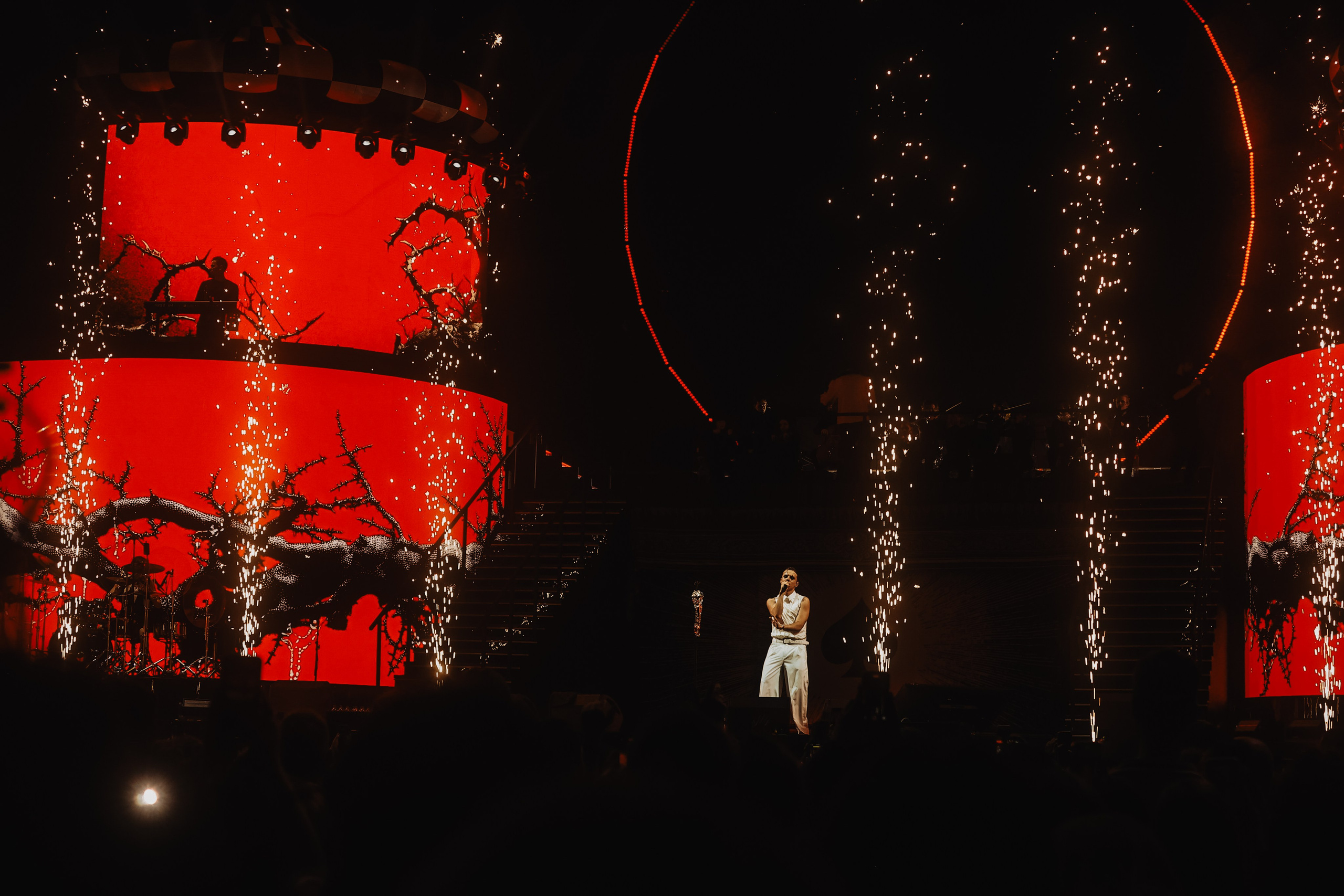 ВАНЯ ДМИТРИЕНКО