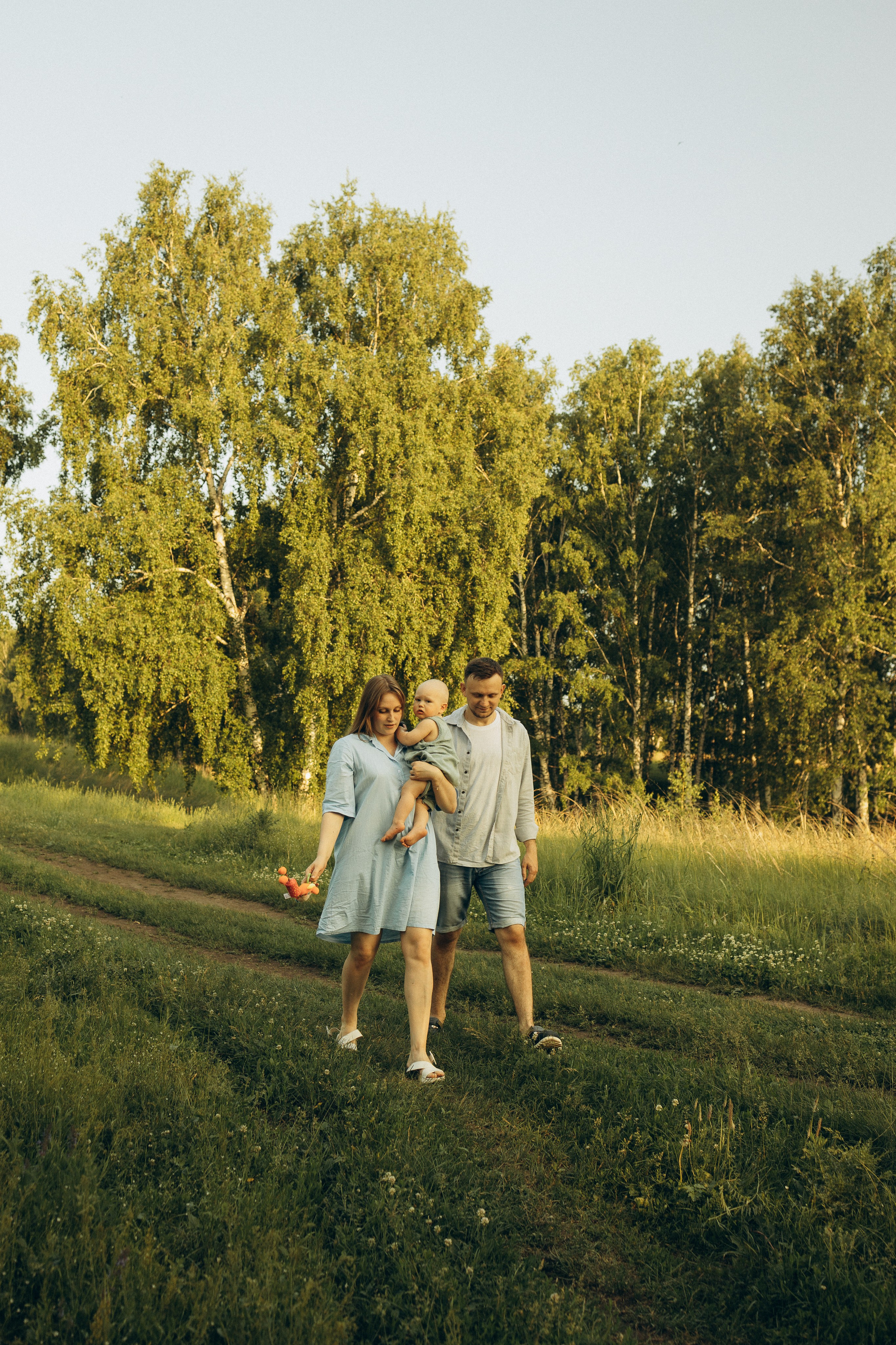 На природе. Семейный фотограф Новосибирск Фотограф на выписку Новосибирск