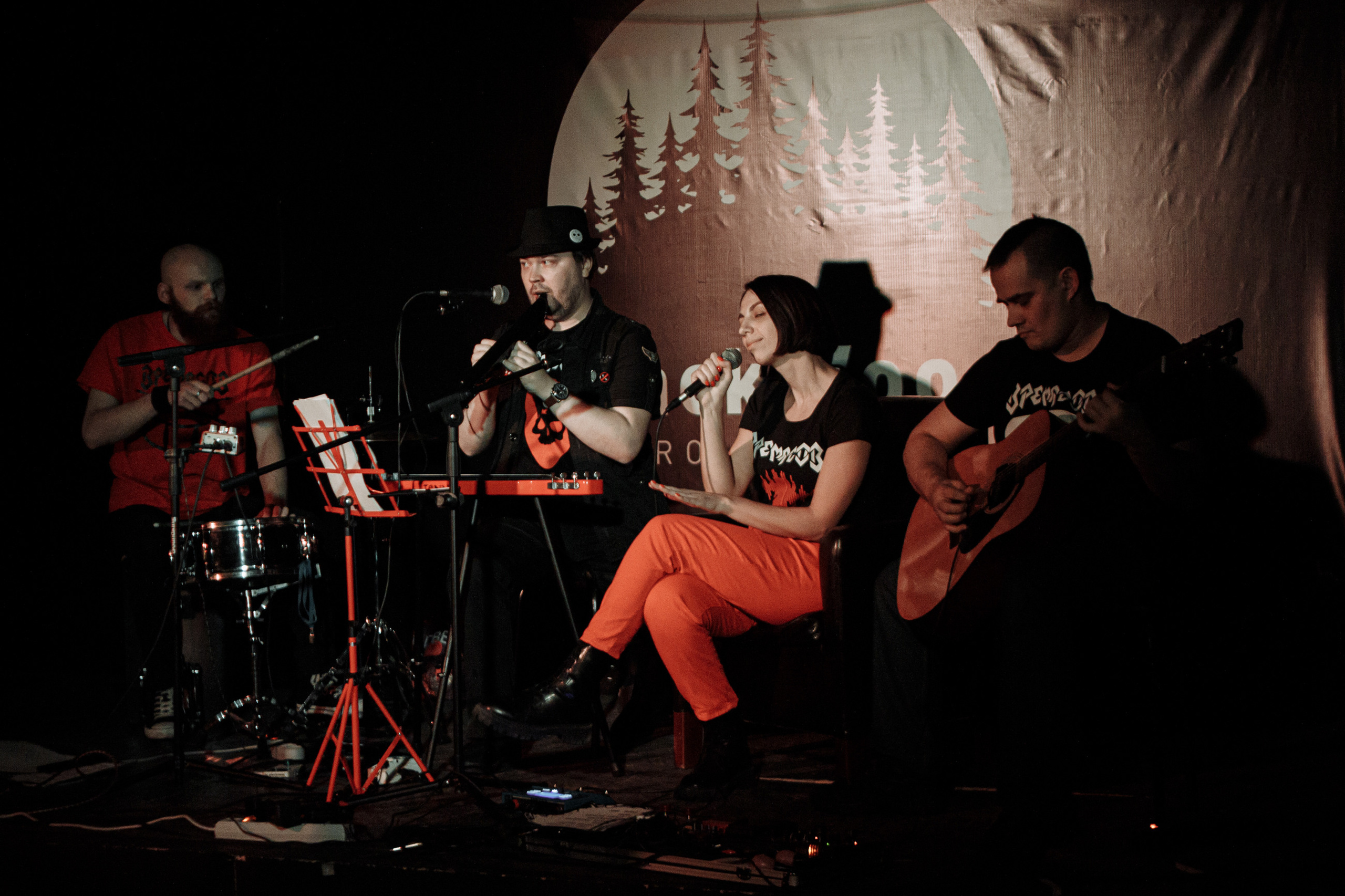 Акустический концерт в баре Blackwood. Фотограф Суботица и Нови Сад