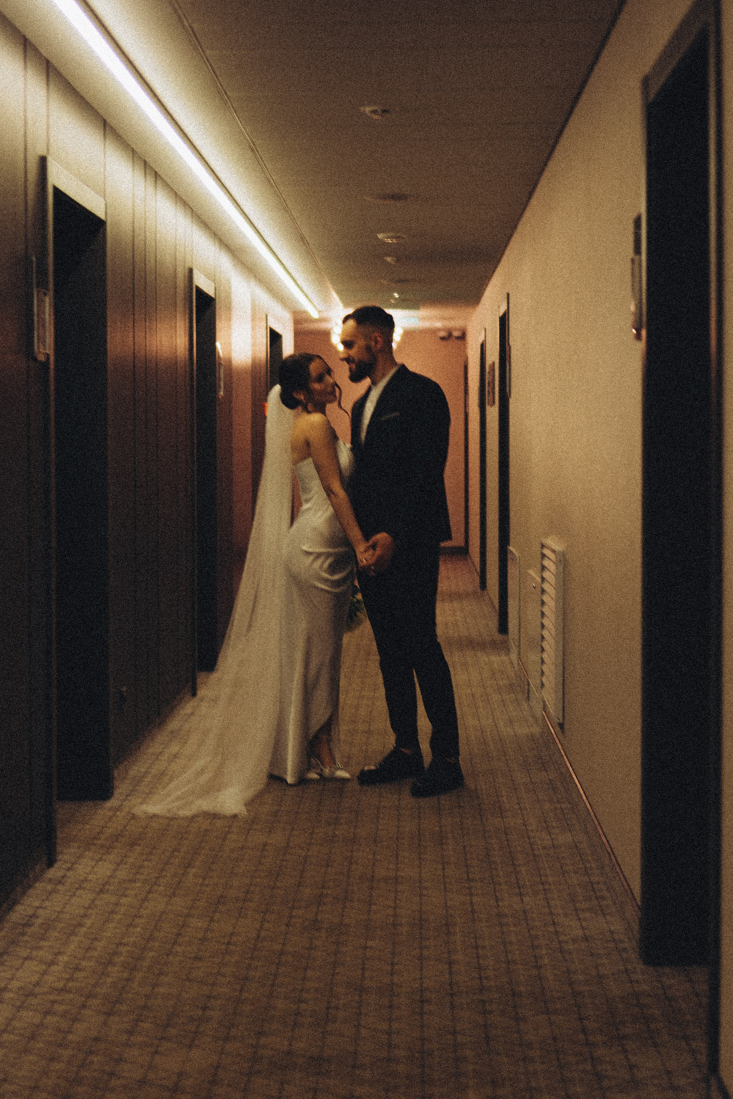 СВАДЕБНАЯ СЬЕМКА СБОРОВ ЖЕНИХА И НЕВЕСТЫ В ОТЕЛЕ И ТАКЖЕ ФОТОСЕССИИЯ В ОТЕЛЕЕ МЕГАПОЛИС БРЯНСК. Профессиональный фотограф, Санкт-Петербург — Виктория Богомолова