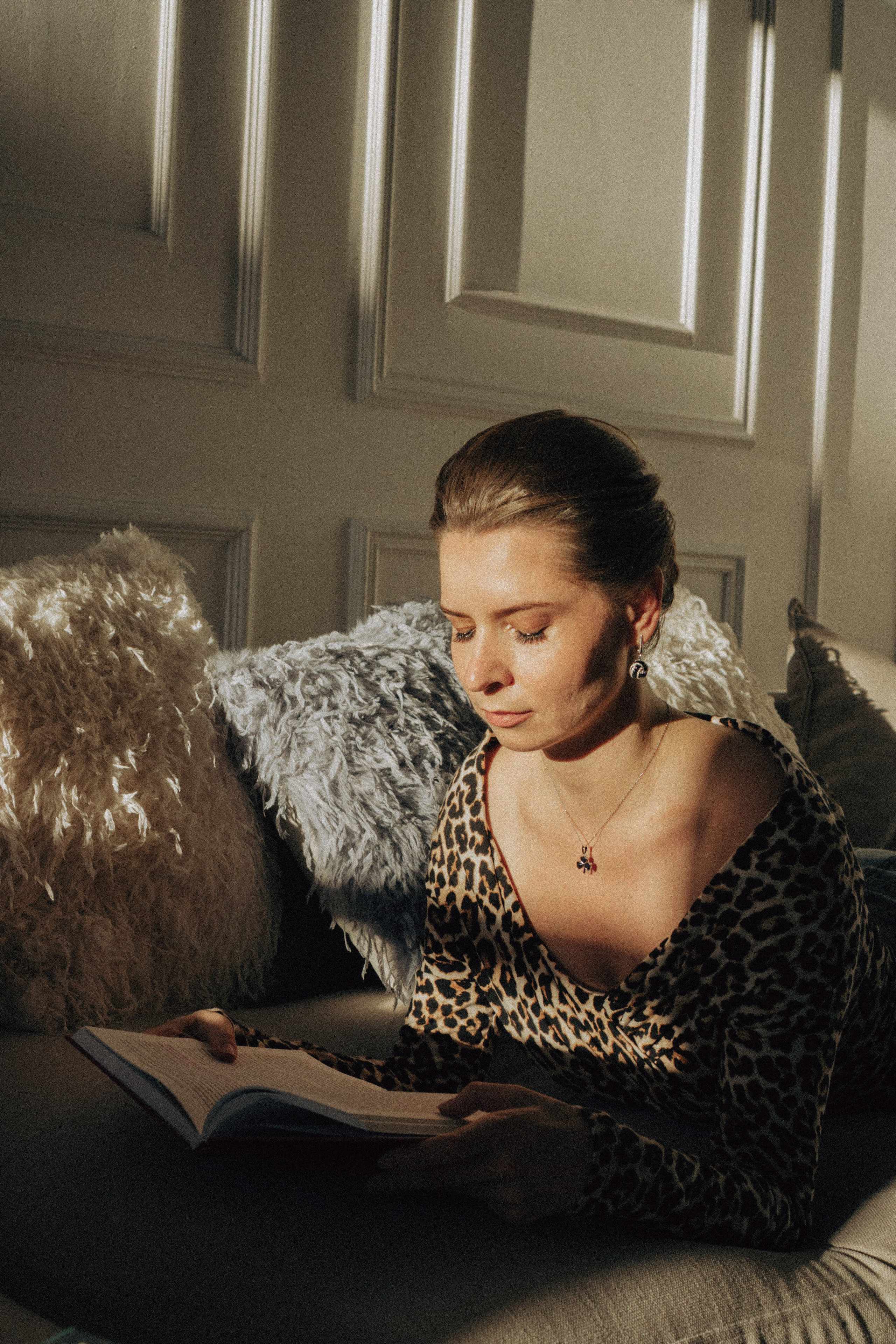 ФОТОСЕСИИЯ В СТУДИИ ДЛЯ ДЕВУШКИ ПСИХОЛОГА. Профессиональный фотограф, Санкт-Петербург — Виктория Богомолова