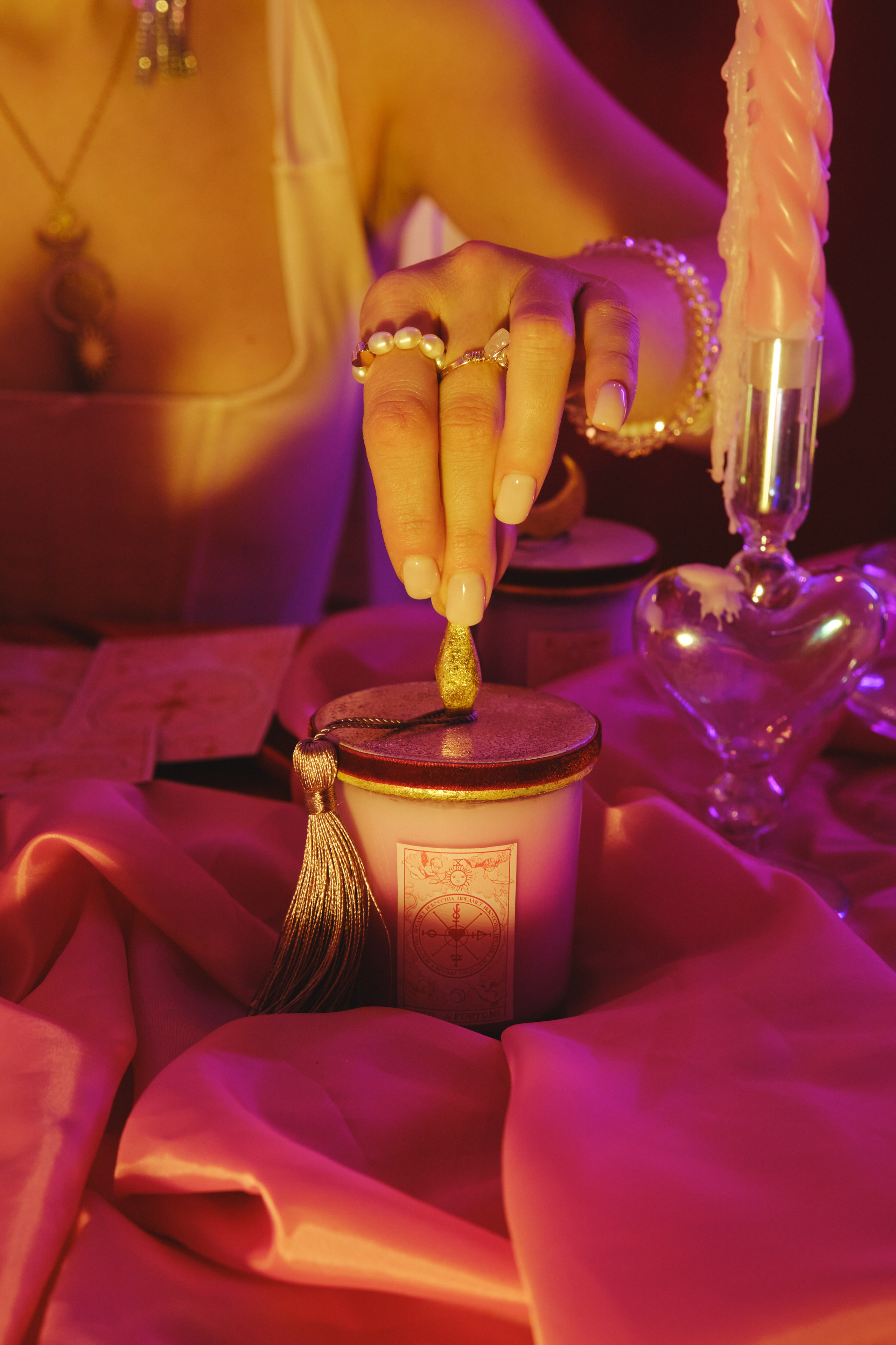 К празднику. Предмет искусства