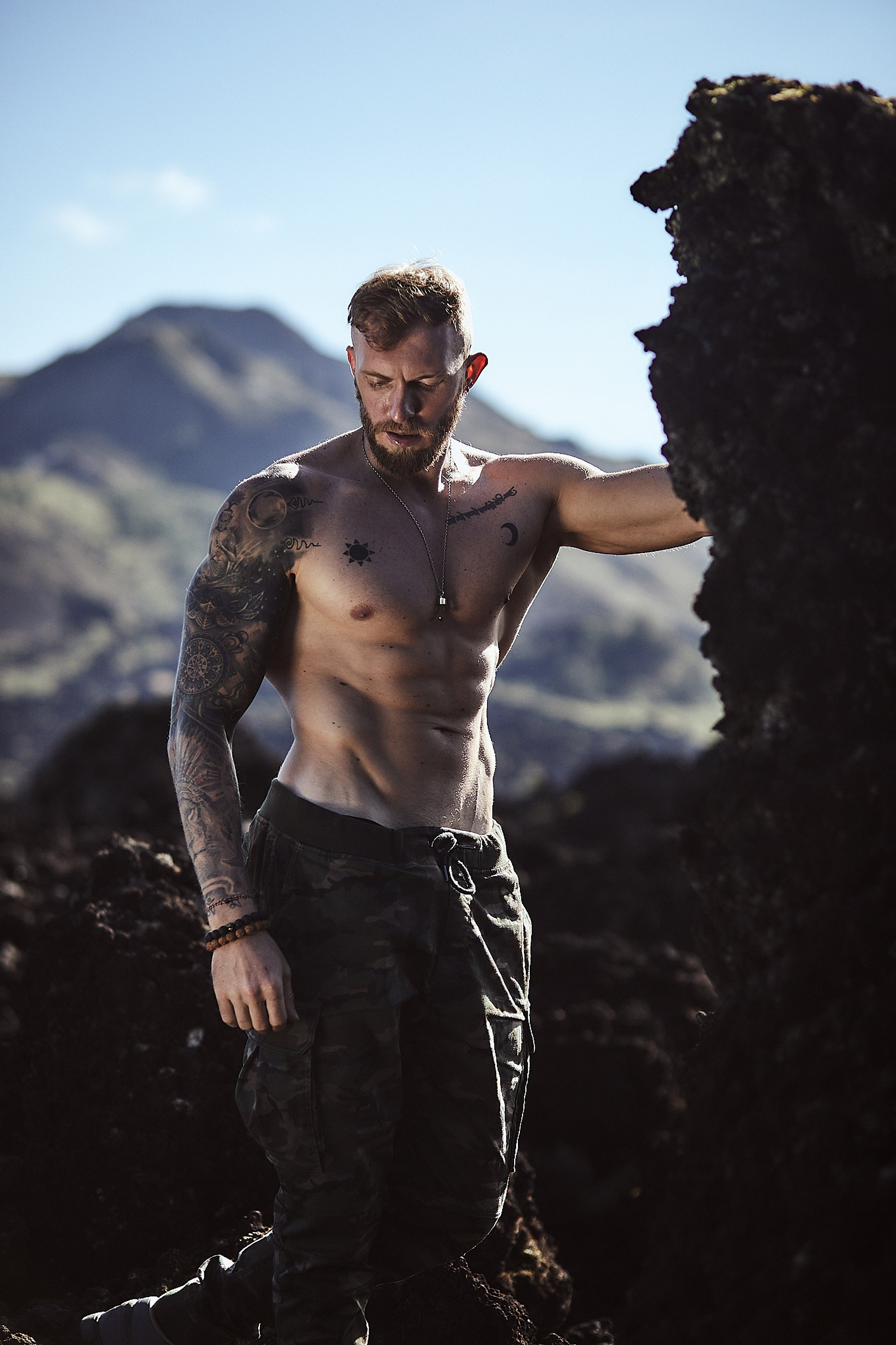 Фотосессия для мужчин на открытом воздухе | Природа как идеальный фон для сильных образов