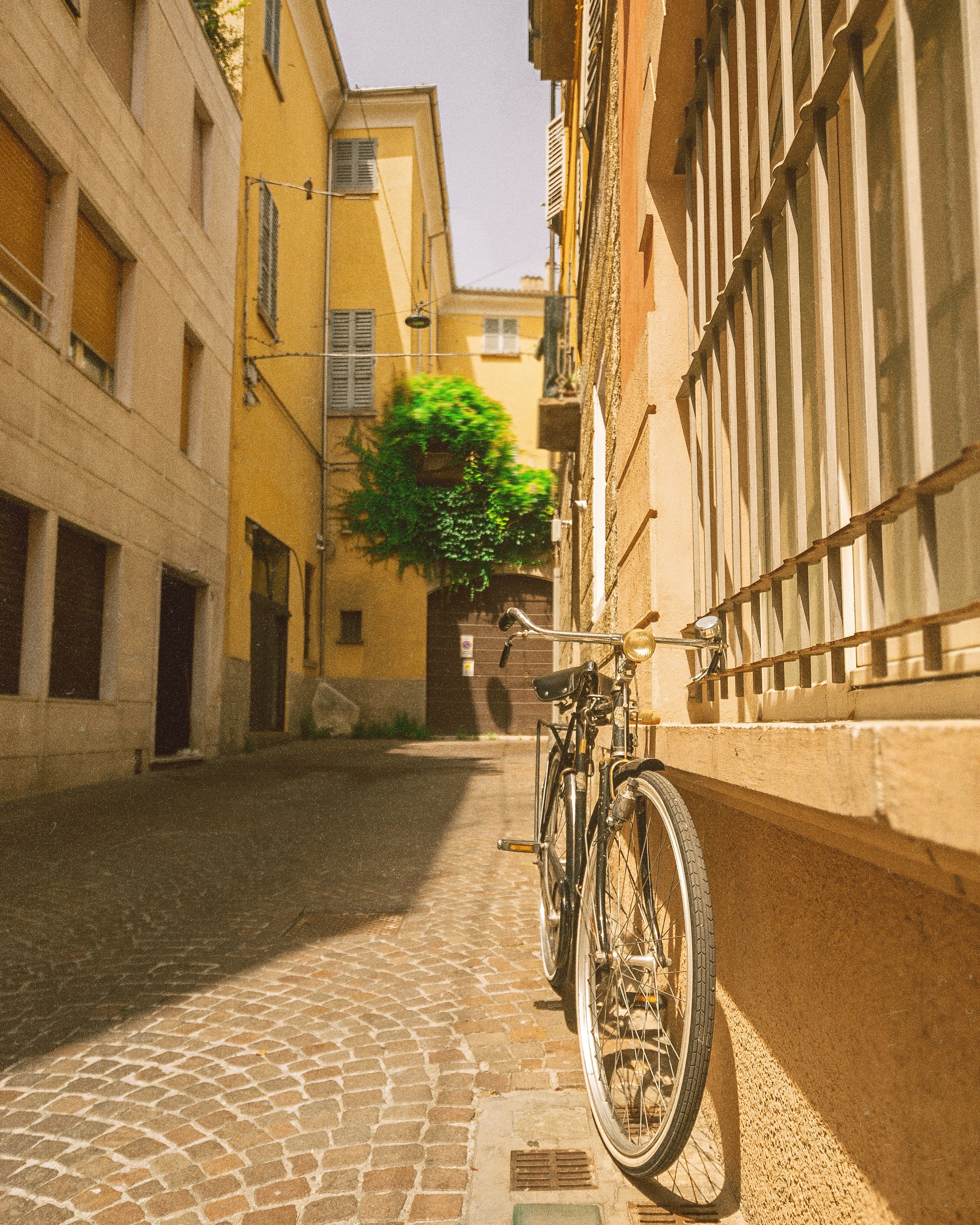 C i t i e s. Your photographer