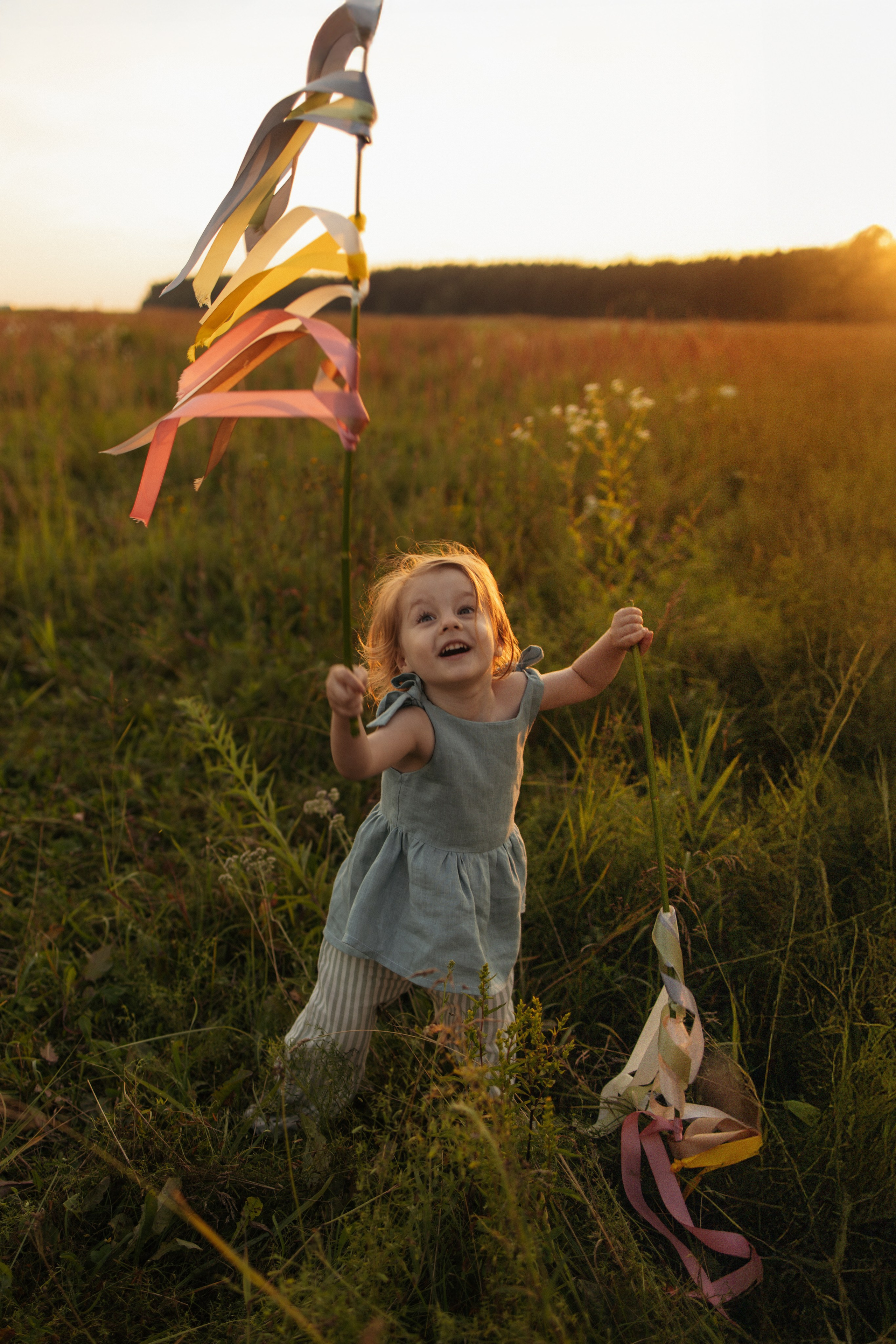Семейная фотосессия в поле. Семейный фотограф в Москве Марина Петра