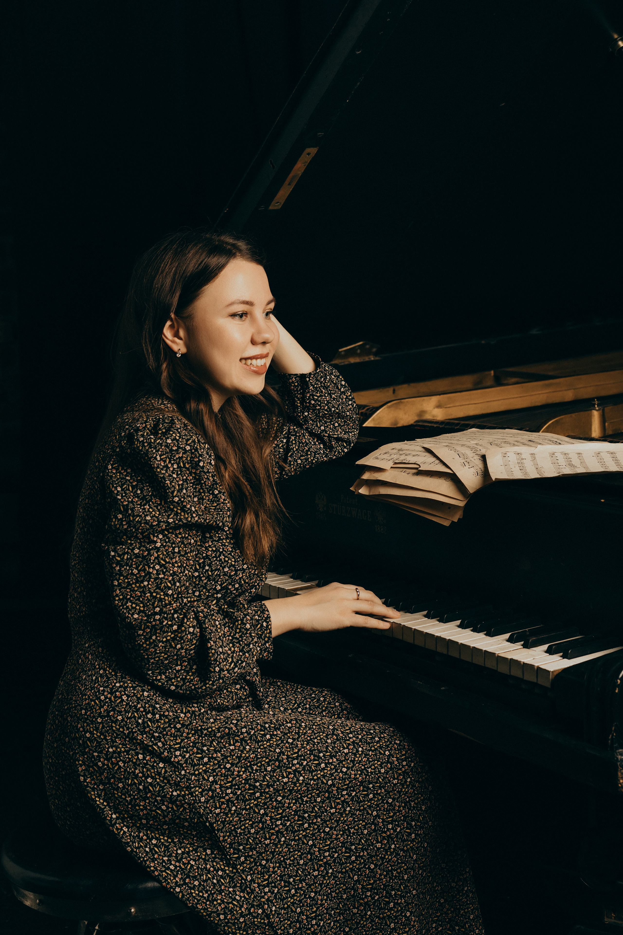 Женская фотосессия и Сьемка с роялем. Свадебный и семейный фотограф в Москве Анастасия. Помогу вам быть собой и создам теплые, живые фотографии. Семейный фотограф в Дмитрове