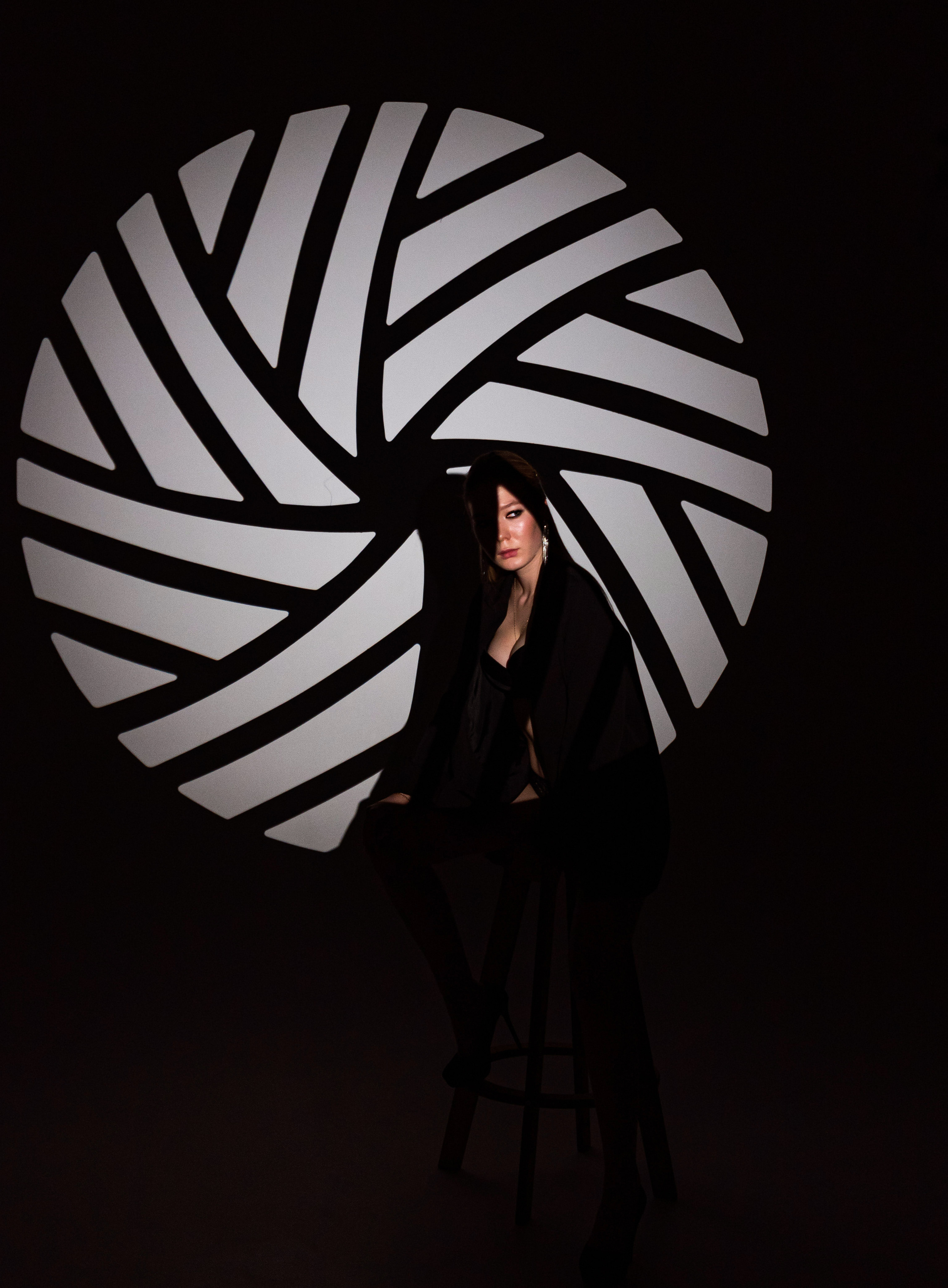 Фэшн —съемка с масками Гобо. КОНТЕНТ/ЖЕНСКИЙ ФОТОГРАФ МЕДВЕДЕВА НАТАЛЬЯ