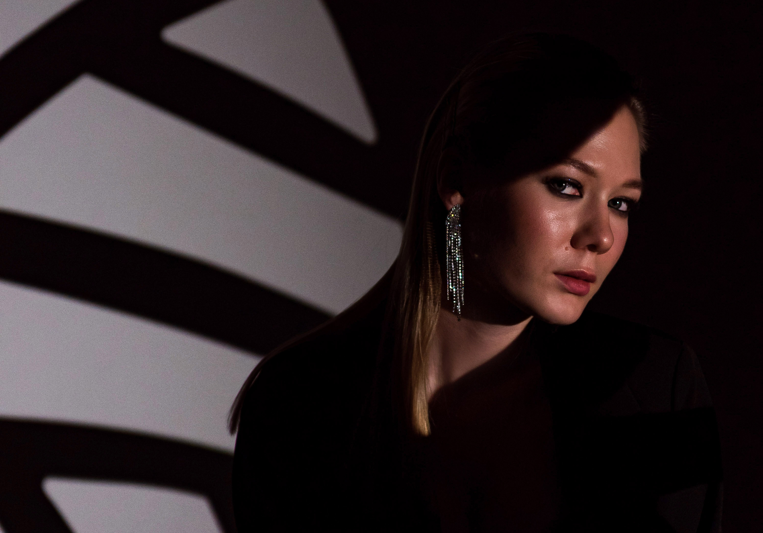 Фэшн —съемка с масками Гобо. КОНТЕНТ/ЖЕНСКИЙ ФОТОГРАФ МЕДВЕДЕВА НАТАЛЬЯ