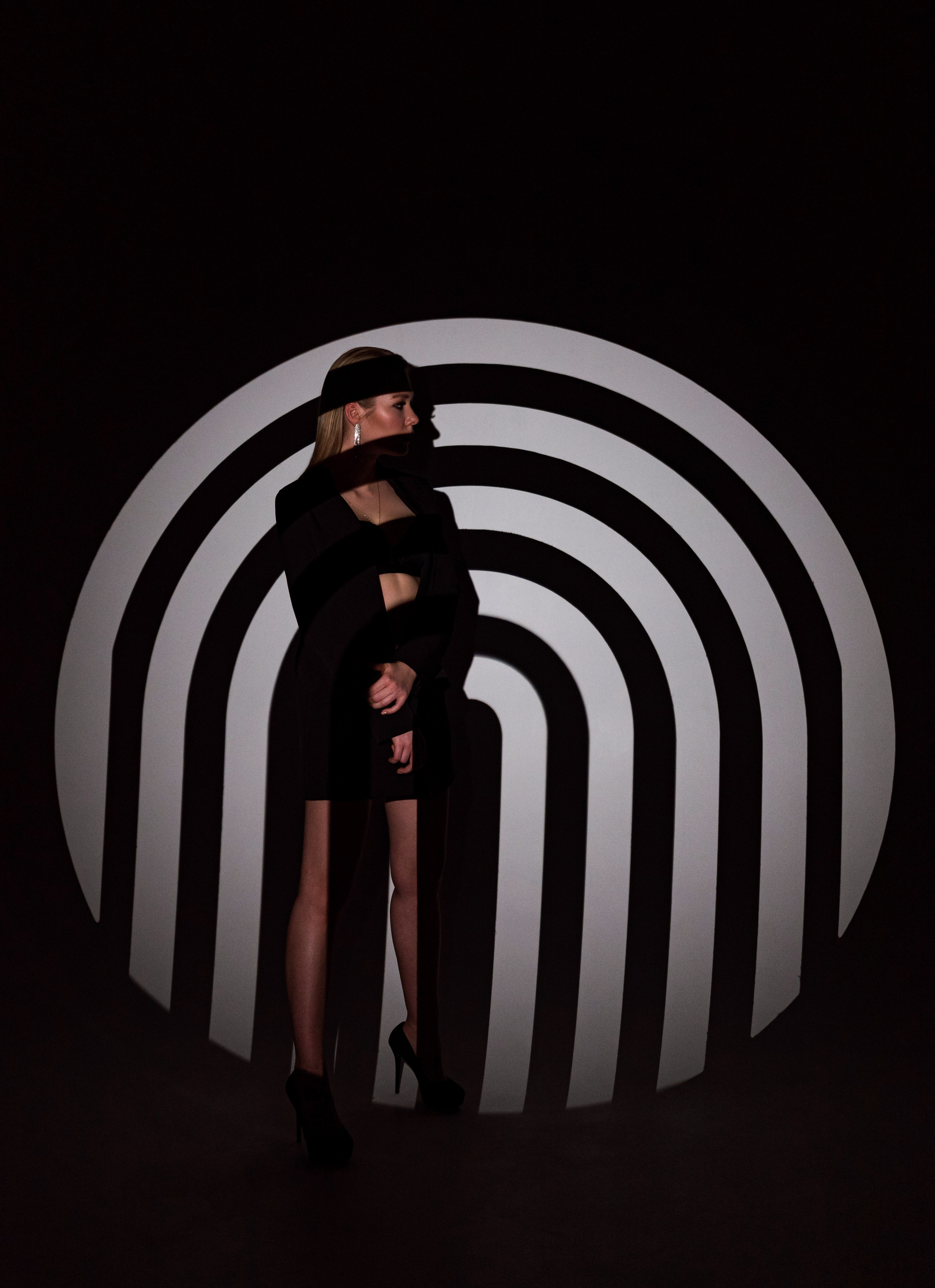 Фэшн —съемка с масками Гобо. КОНТЕНТ/ЖЕНСКИЙ ФОТОГРАФ МЕДВЕДЕВА НАТАЛЬЯ