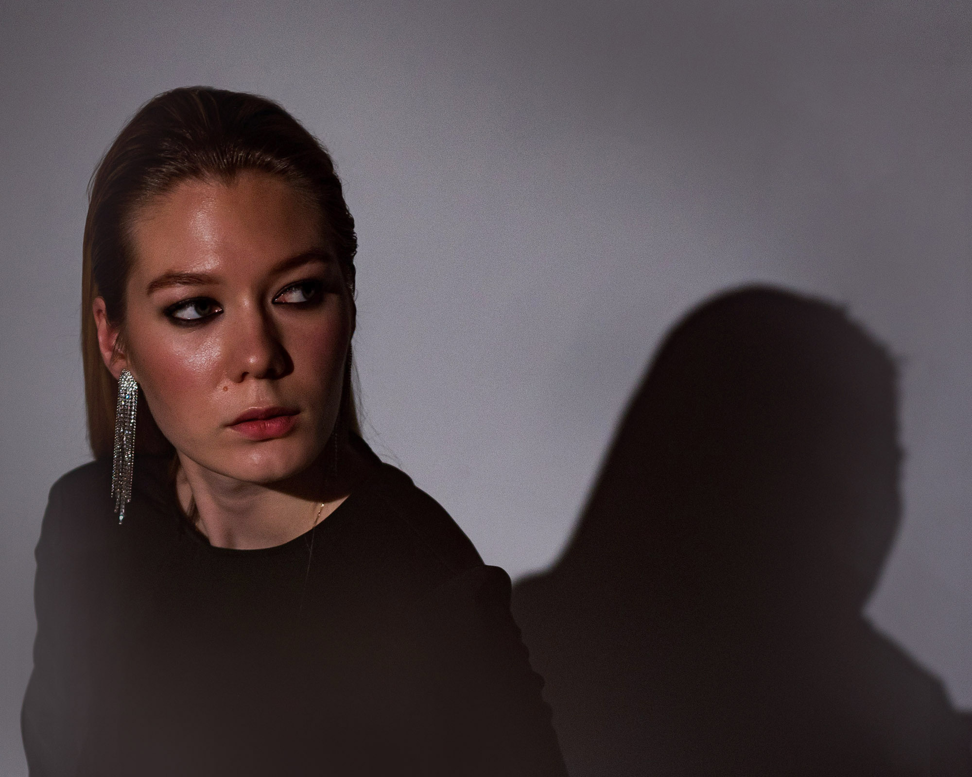 Фэшн —съемка с масками Гобо. КОНТЕНТ/ЖЕНСКИЙ ФОТОГРАФ МЕДВЕДЕВА НАТАЛЬЯ