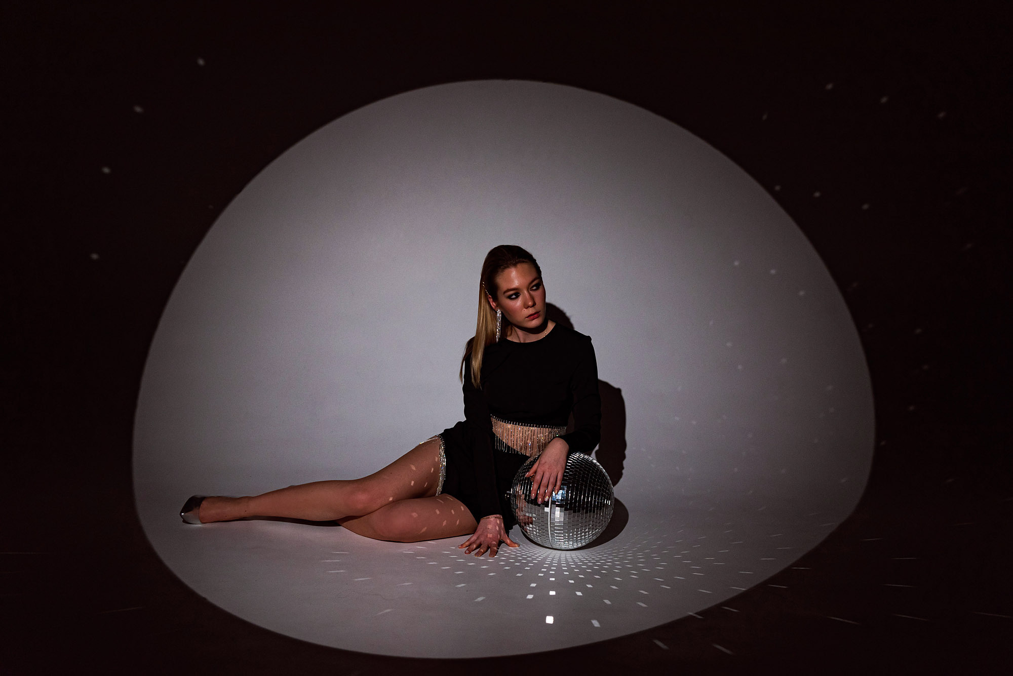 Фэшн —съемка с масками Гобо. КОНТЕНТ/ЖЕНСКИЙ ФОТОГРАФ МЕДВЕДЕВА НАТАЛЬЯ