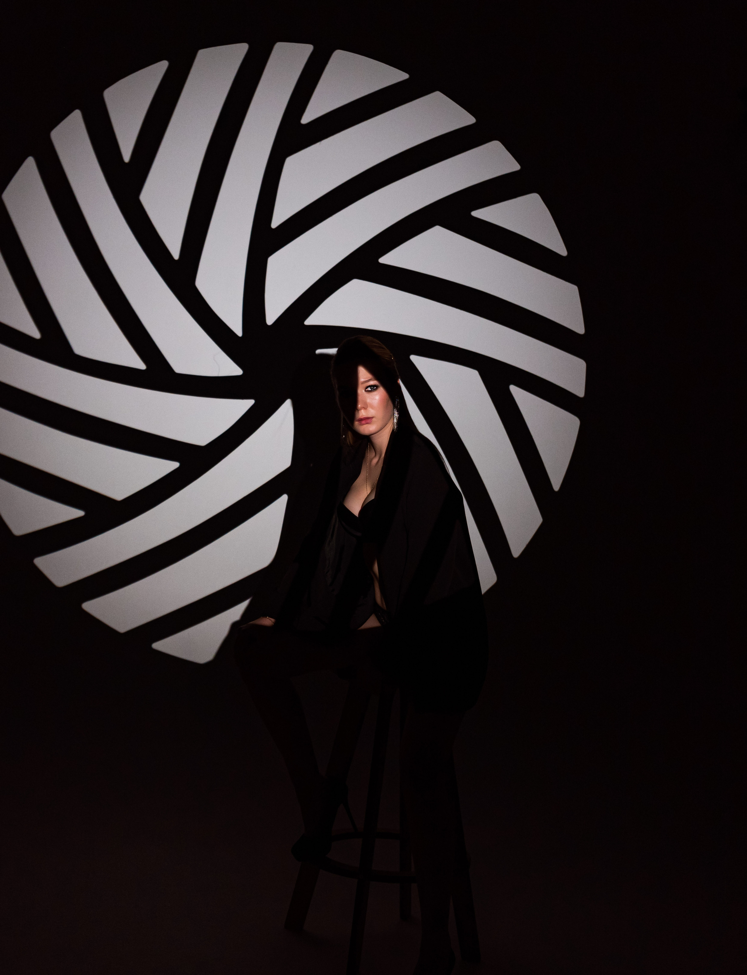 Фэшн —съемка с масками Гобо. КОНТЕНТ/ЖЕНСКИЙ ФОТОГРАФ МЕДВЕДЕВА НАТАЛЬЯ