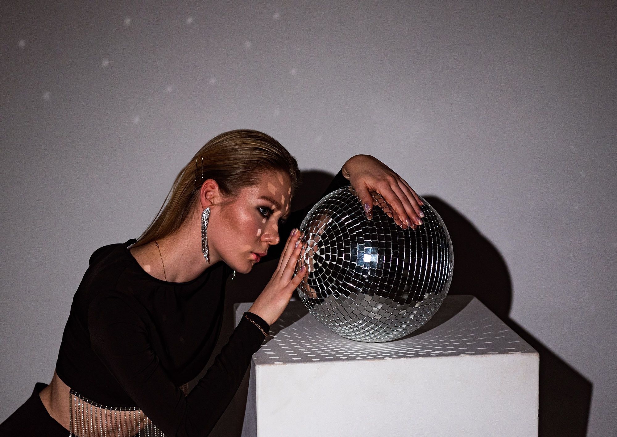 Фэшн —съемка с масками Гобо. КОНТЕНТ/ЖЕНСКИЙ ФОТОГРАФ МЕДВЕДЕВА НАТАЛЬЯ