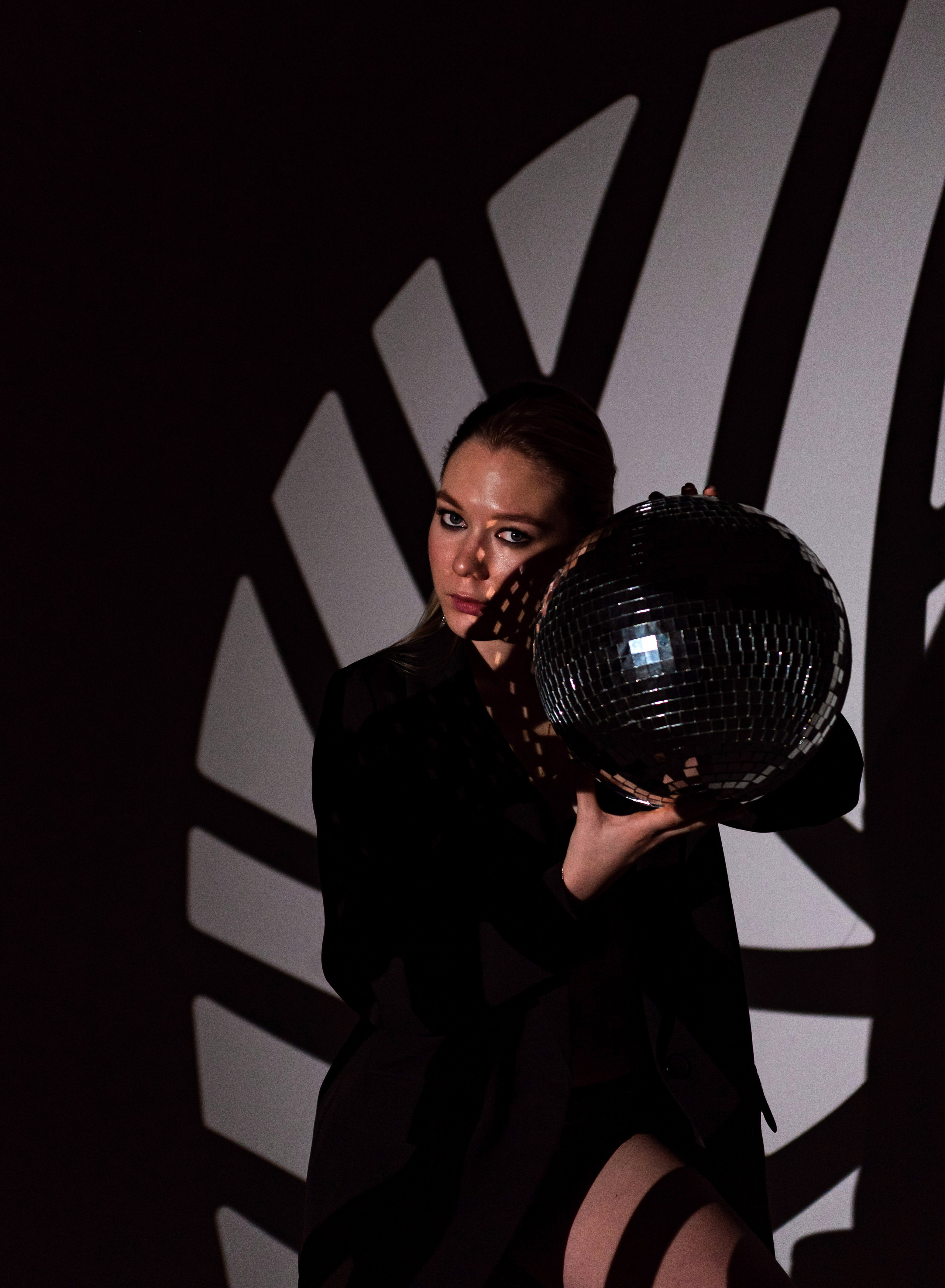 Фэшн —съемка с масками Гобо. КОНТЕНТ/ЖЕНСКИЙ ФОТОГРАФ МЕДВЕДЕВА НАТАЛЬЯ