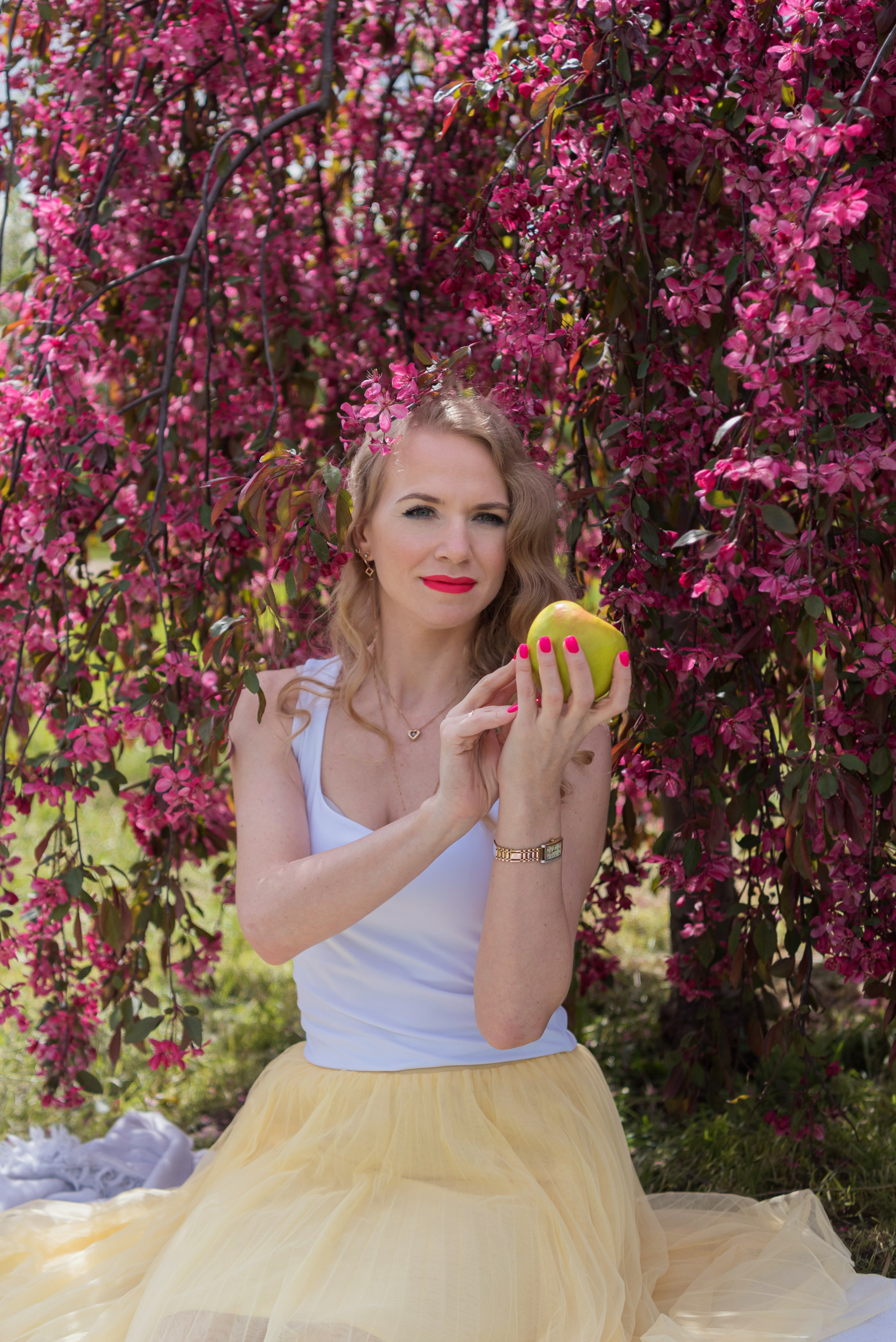 Фотопрогулка в цветении с прекрасной Татьяной. КОНТЕНТ/ЖЕНСКИЙ ФОТОГРАФ МЕДВЕДЕВА НАТАЛЬЯ