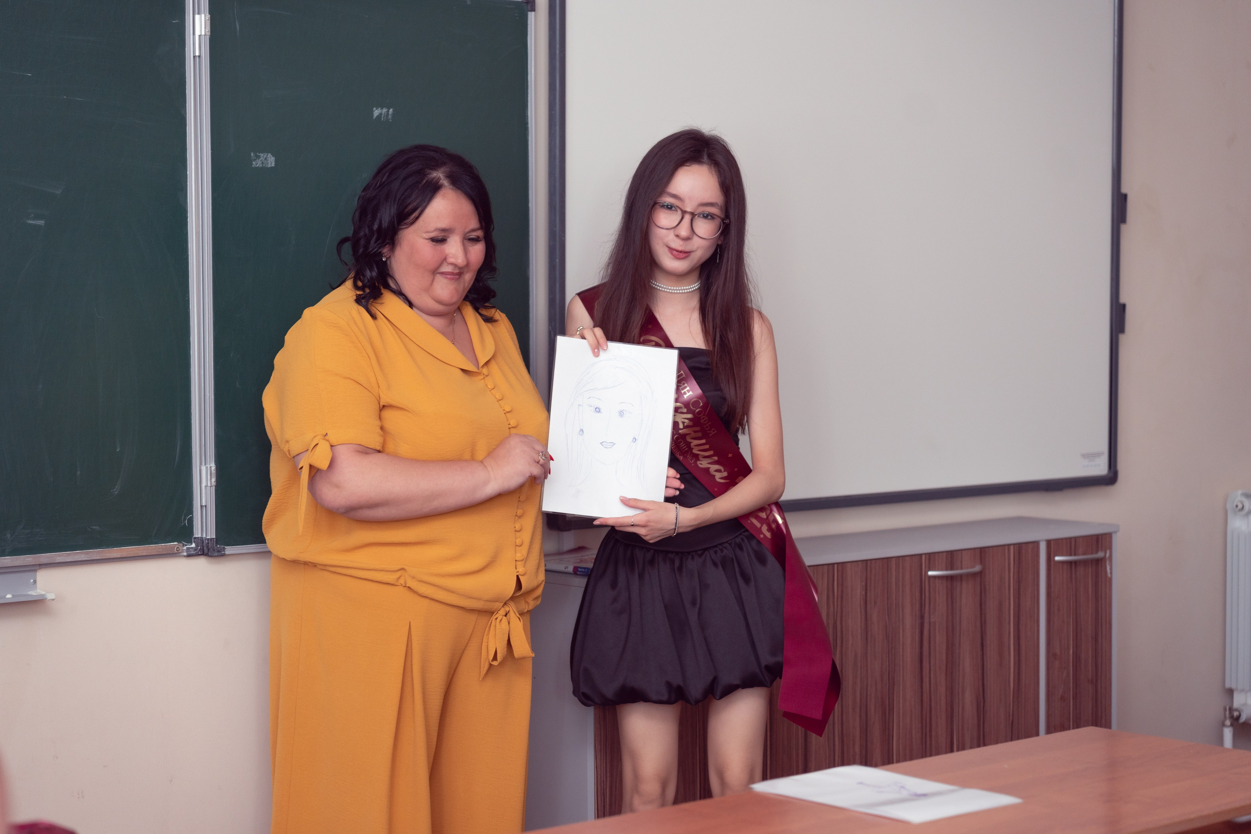 Последний звонок. Фотограф и ИИ-креатор Анна Бобринёва
