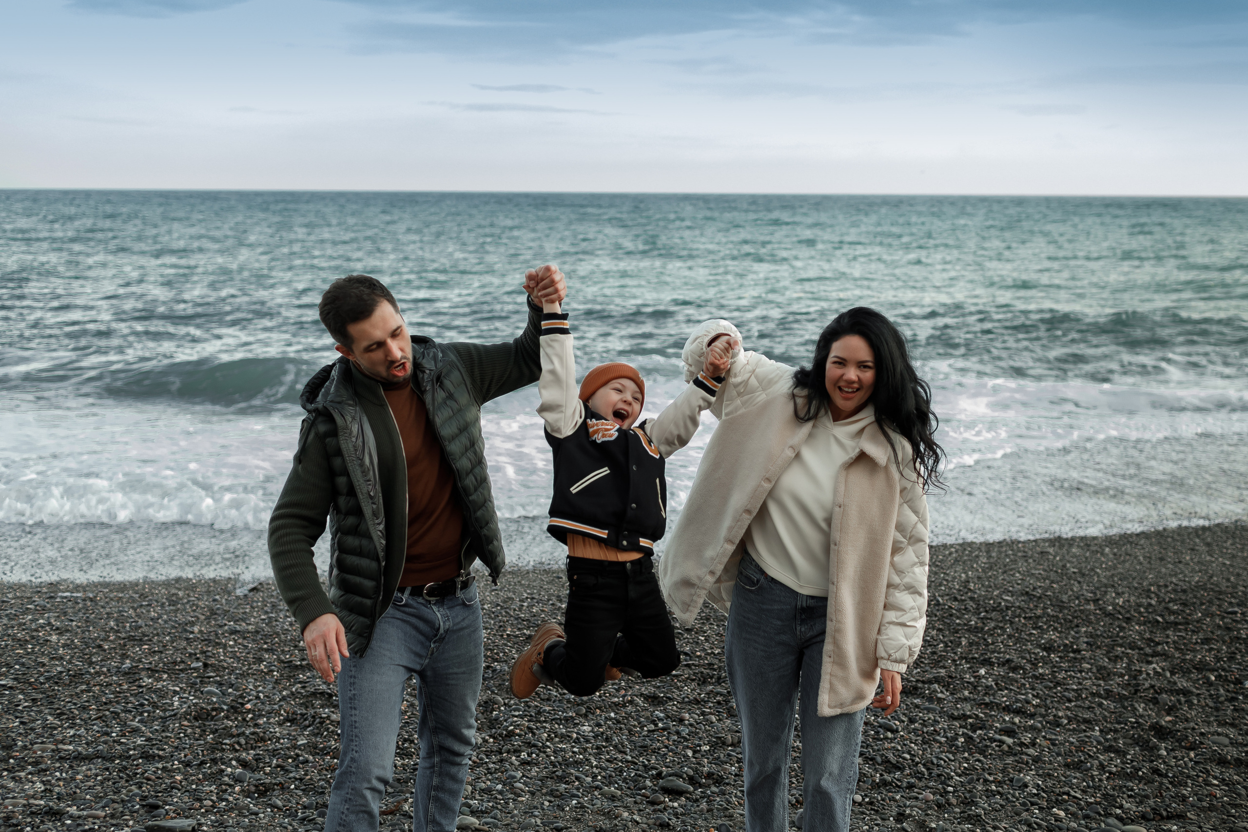 Семейная съёмка у моря. Свадебный и семейный фотограф в Крыму и Севастополе Дарья Королева