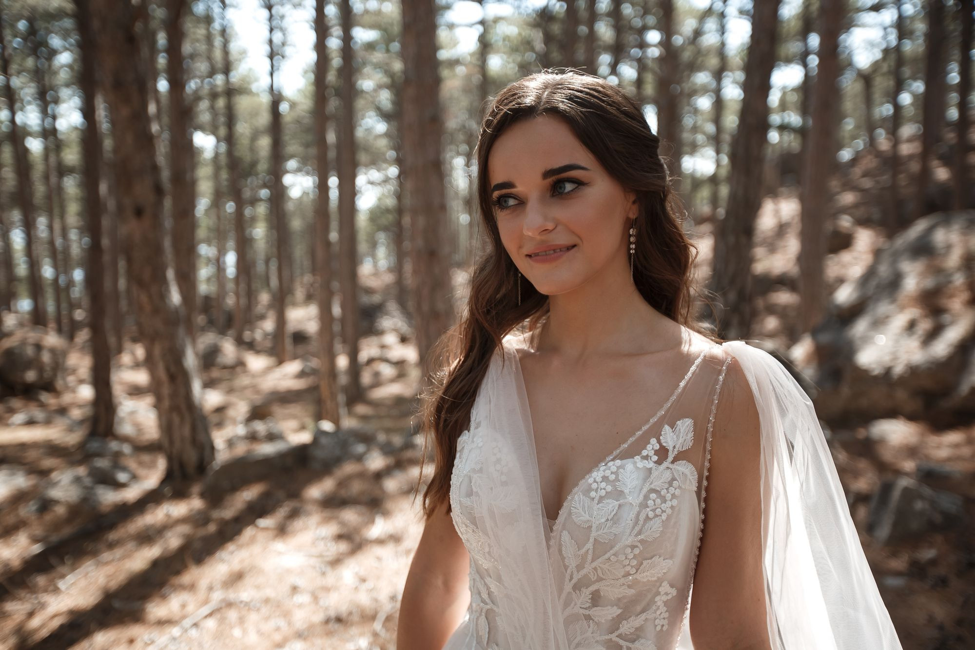 Свадебная прогулка в лесу. Свадебный и семейный фотограф в Крыму и Севастополе Дарья Королева