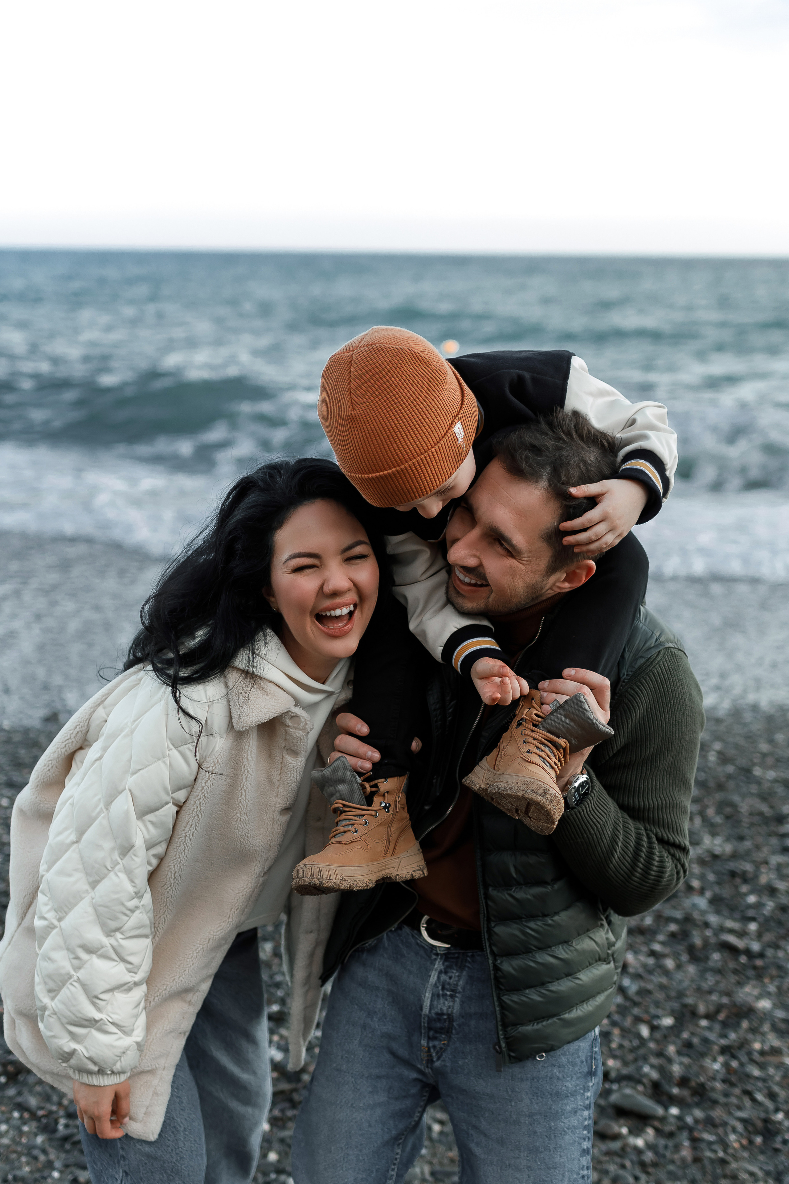 Семейная съёмка у моря. Свадебный и семейный фотограф в Крыму и Севастополе Дарья Королева