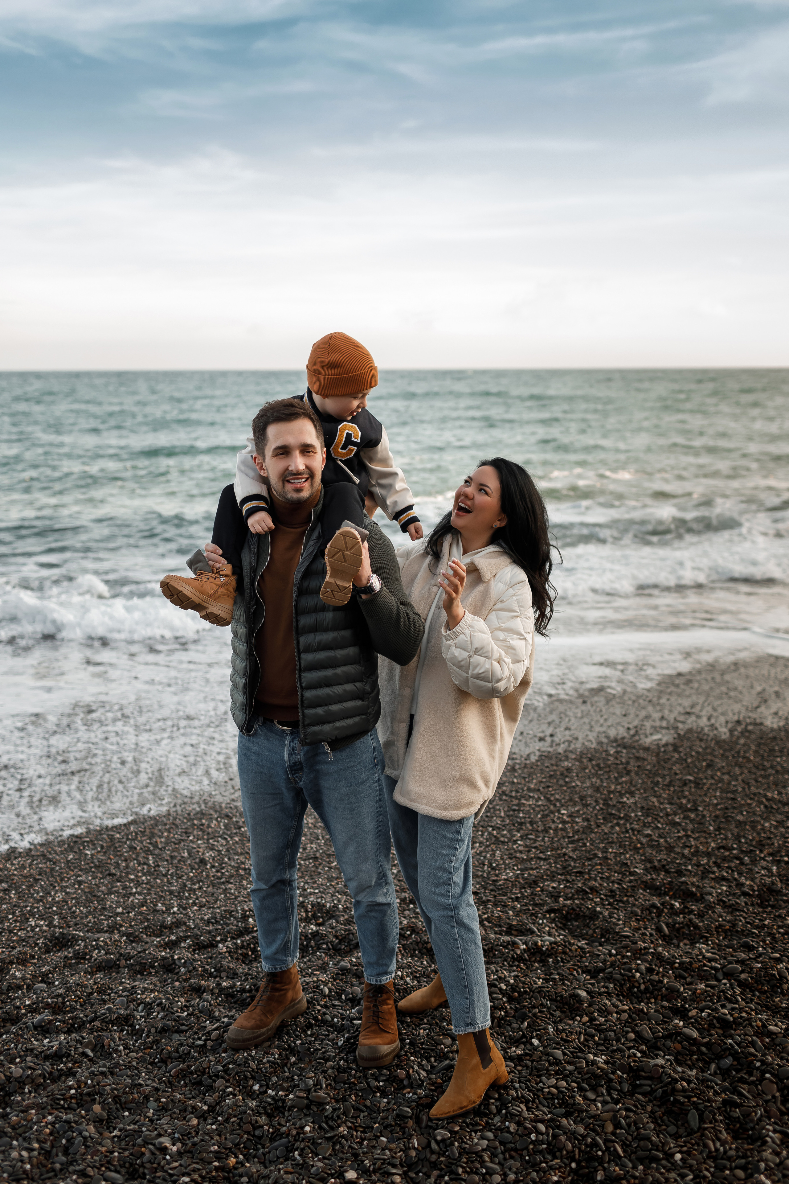 Семейная съёмка у моря. Свадебный и семейный фотограф в Крыму и Севастополе Дарья Королева