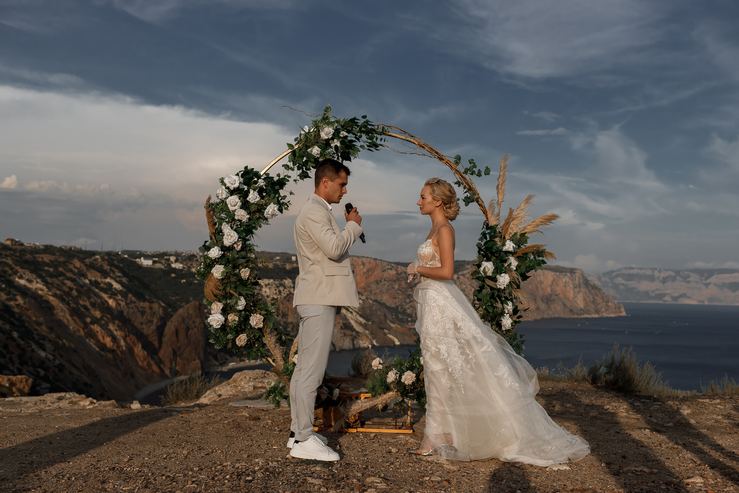 Свадьба для двоих полный день. Свадебный и семейный фотограф в Крыму и Севастополе Дарья Королева