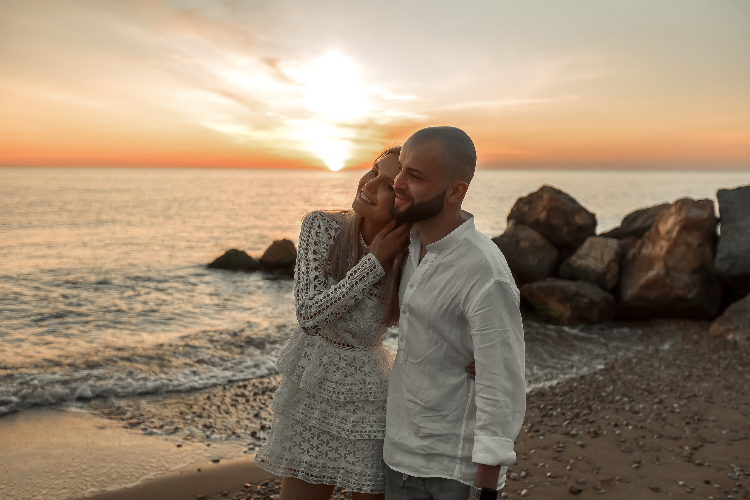 Влад и Валя прогулка у моря. Свадебный и семейный фотограф в Крыму и Севастополе Дарья Королева
