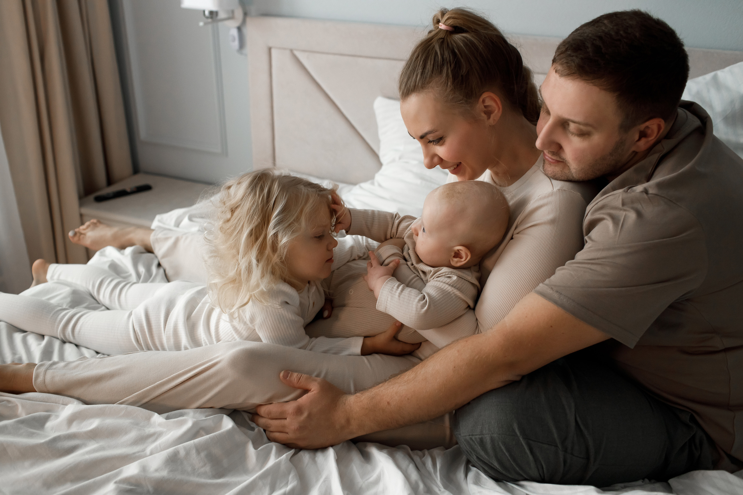 Ева, Маша и родители. Свадебный и семейный фотограф в Крыму и Севастополе Дарья Королева
