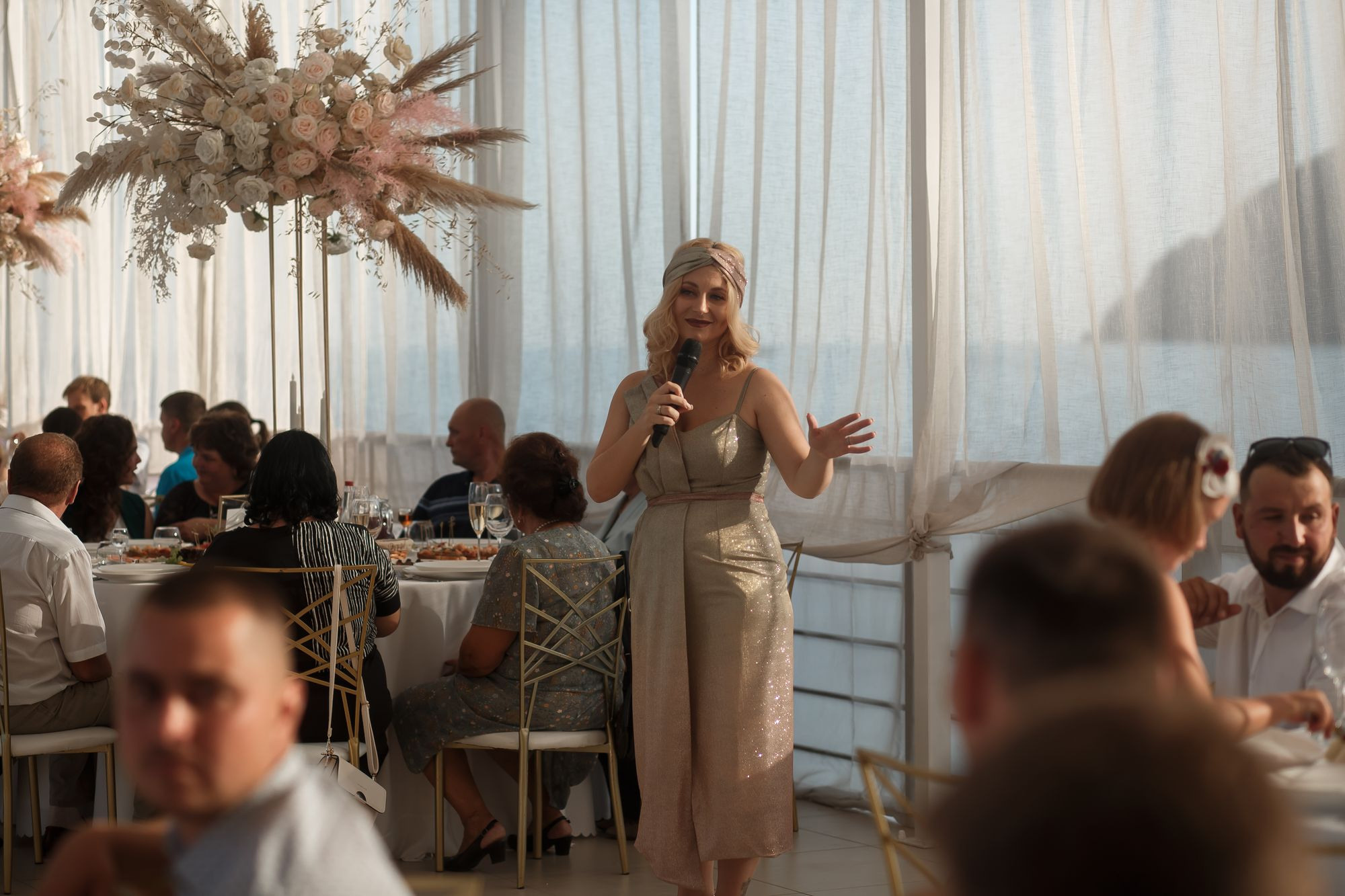 Свадебная прогулка в лесу. Свадебный и семейный фотограф в Крыму и Севастополе Дарья Королева