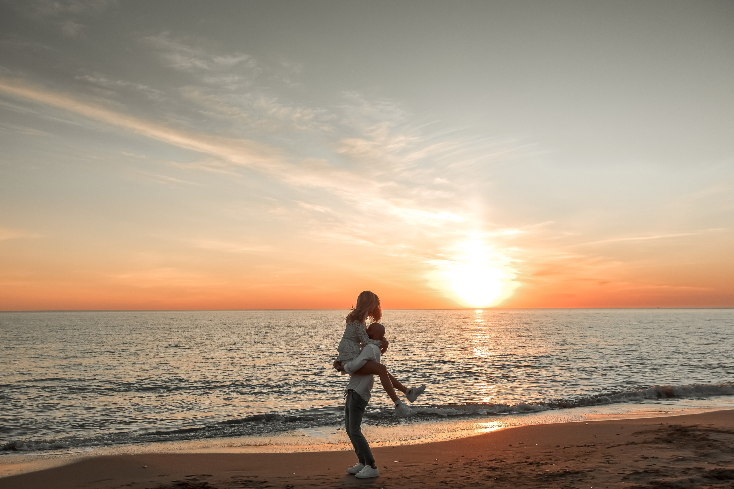 Влад и Валя прогулка у моря. Свадебный и семейный фотограф в Крыму и Севастополе Дарья Королева