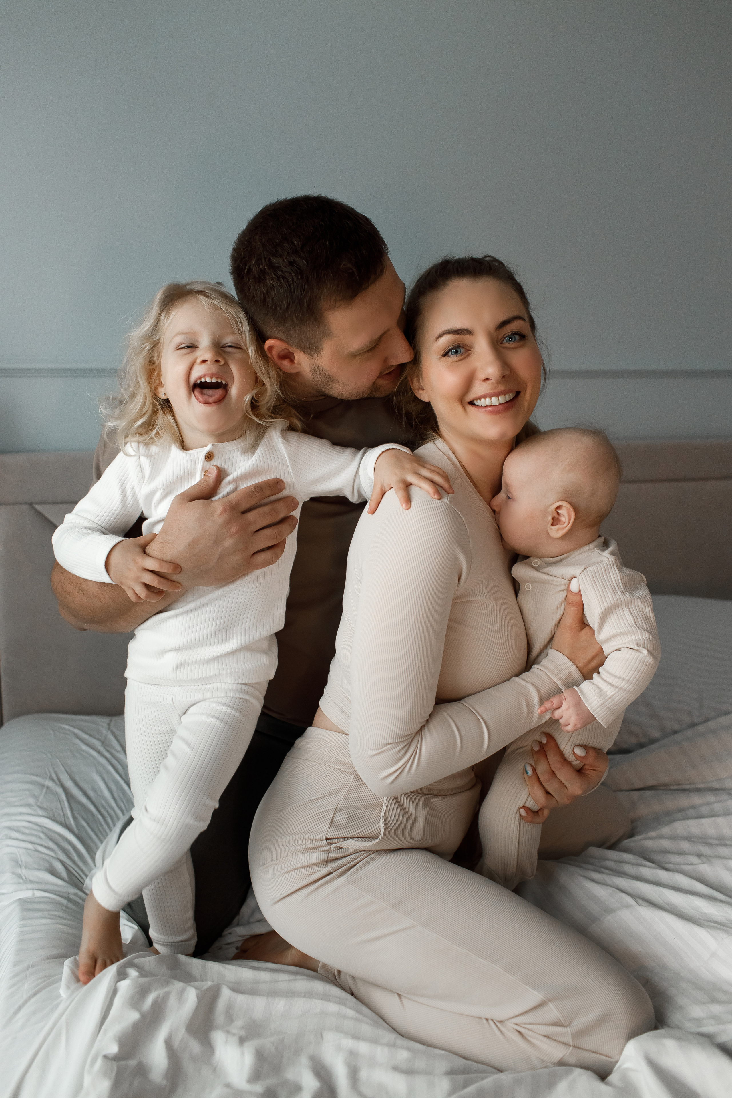 Ева, Маша и родители. Свадебный и семейный фотограф в Крыму и Севастополе Дарья Королева