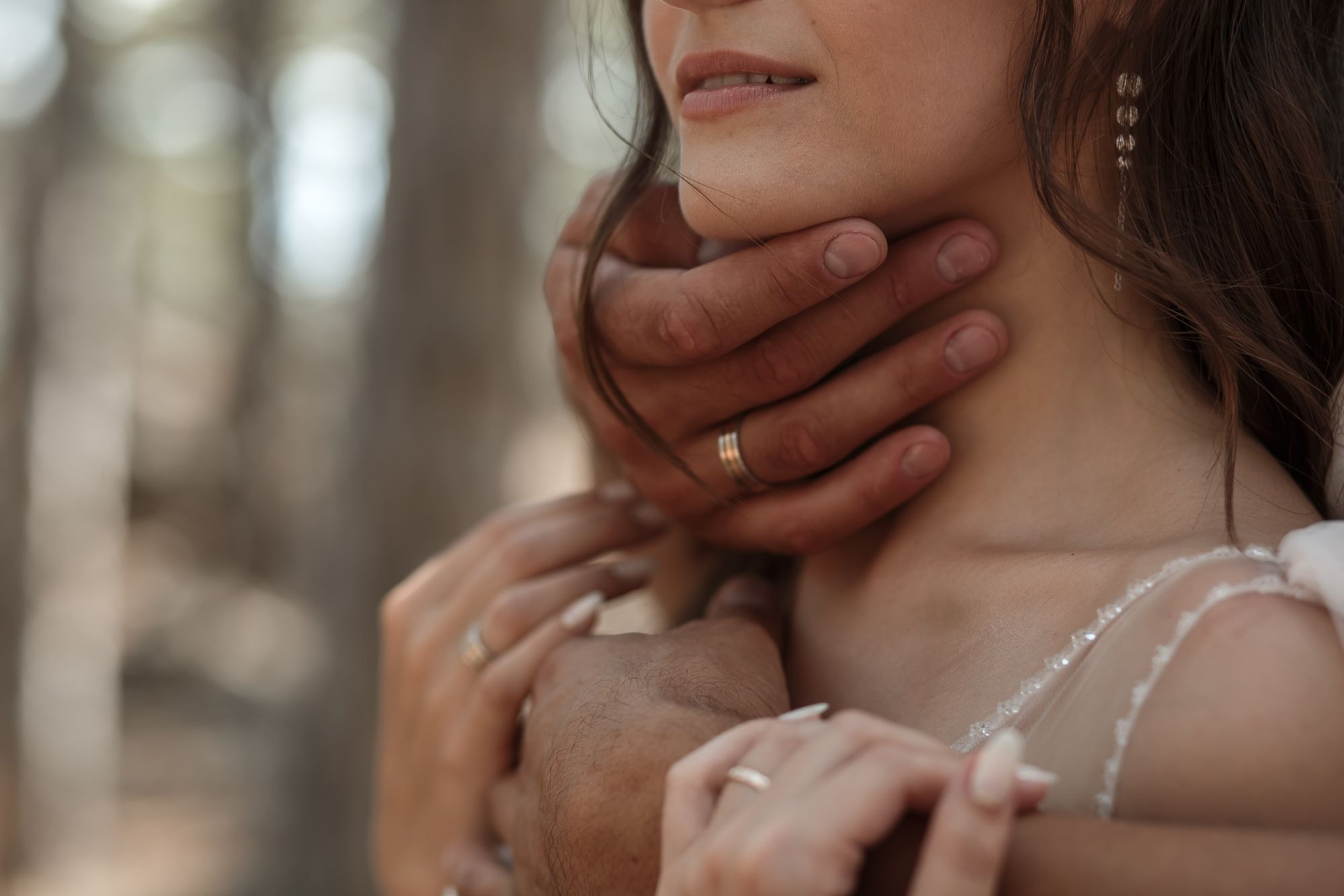 Свадебная прогулка в лесу. Свадебный и семейный фотограф в Крыму и Севастополе Дарья Королева