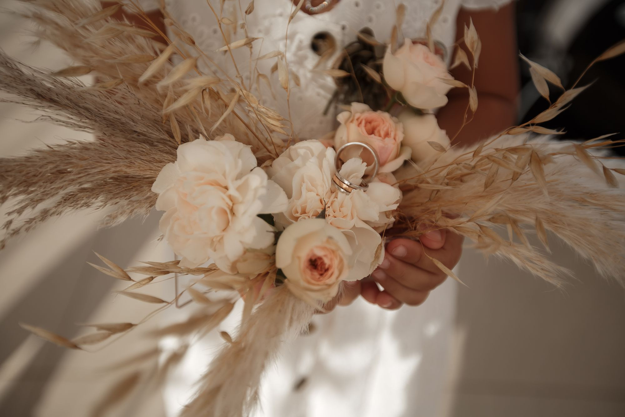 Свадебная прогулка в лесу. Свадебный и семейный фотограф в Крыму и Севастополе Дарья Королева