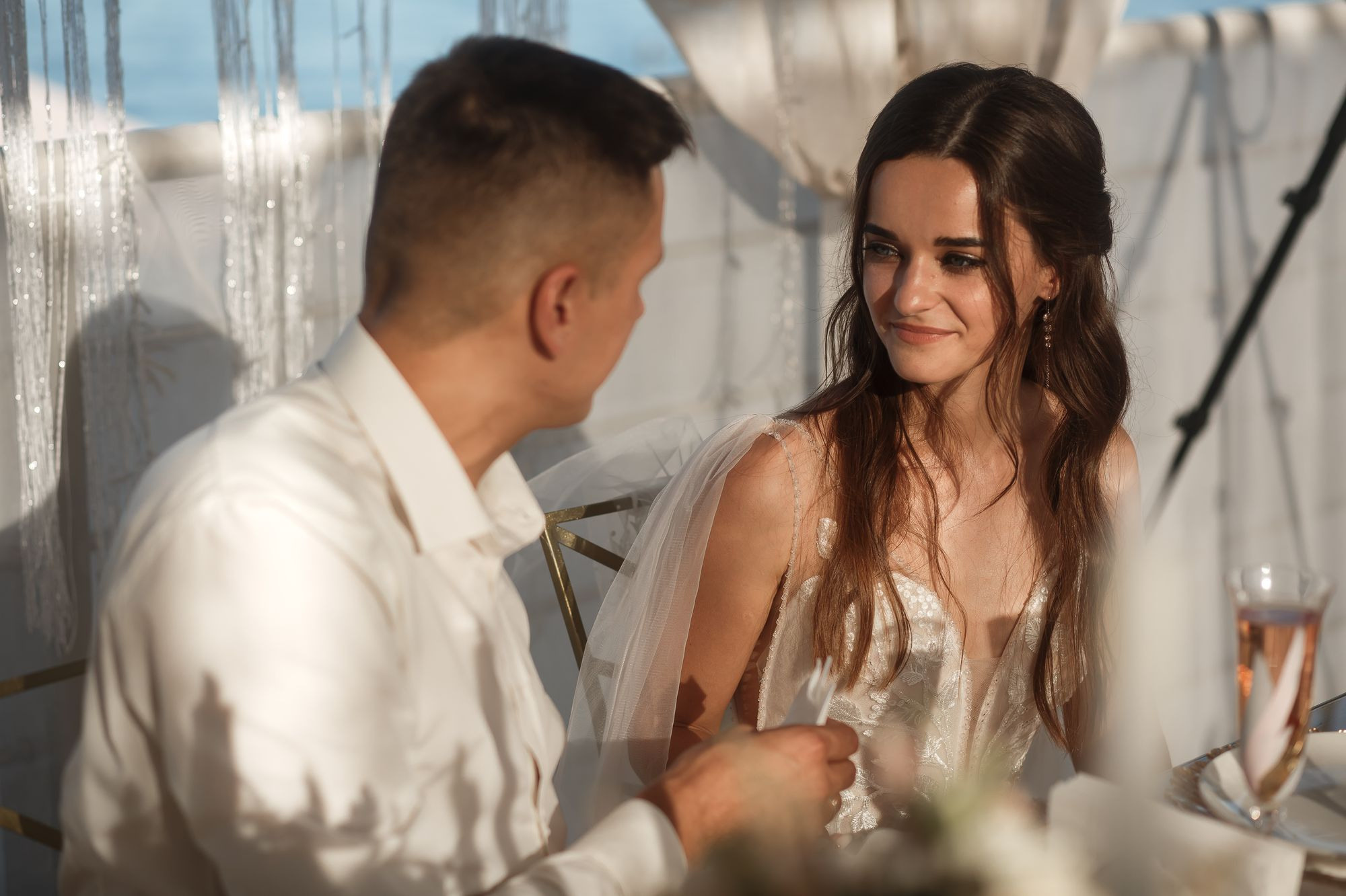 Свадебная прогулка в лесу. Свадебный и семейный фотограф в Крыму и Севастополе Дарья Королева