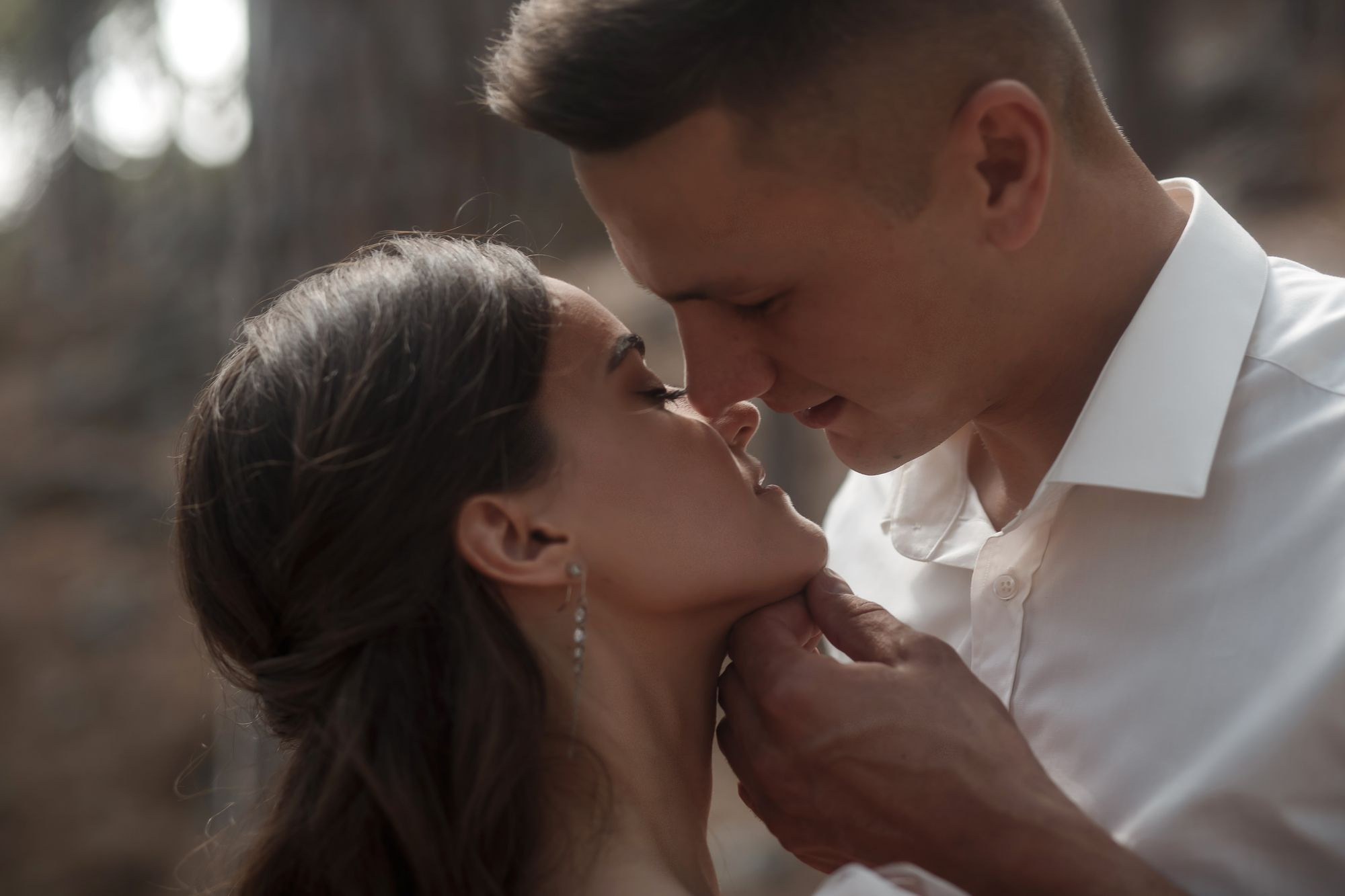 Свадебная прогулка в лесу. Свадебный и семейный фотограф в Крыму и Севастополе Дарья Королева