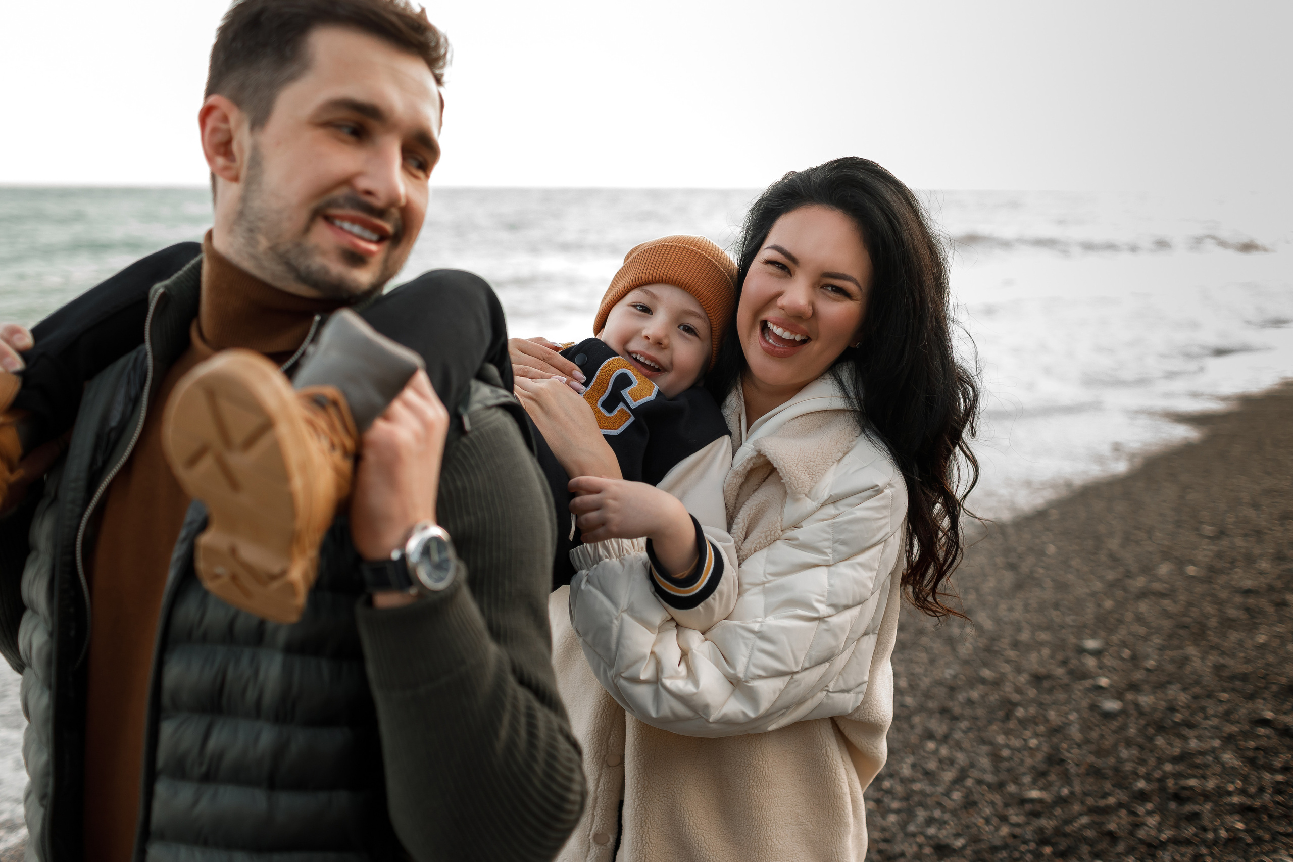 Семейная съёмка у моря. Свадебный и семейный фотограф в Крыму и Севастополе Дарья Королева