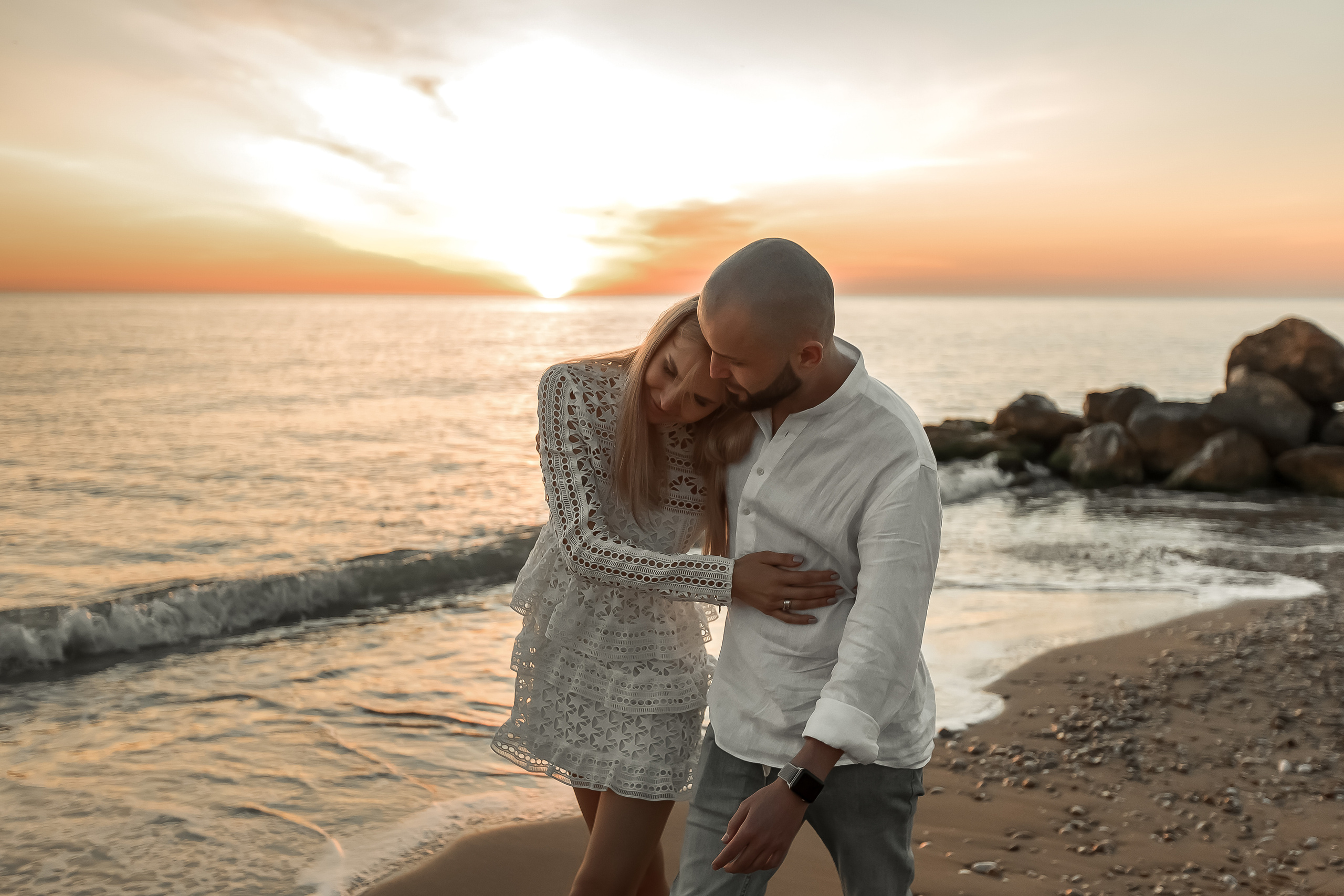 Влад и Валя прогулка у моря. Свадебный и семейный фотограф в Крыму и Севастополе Дарья Королева