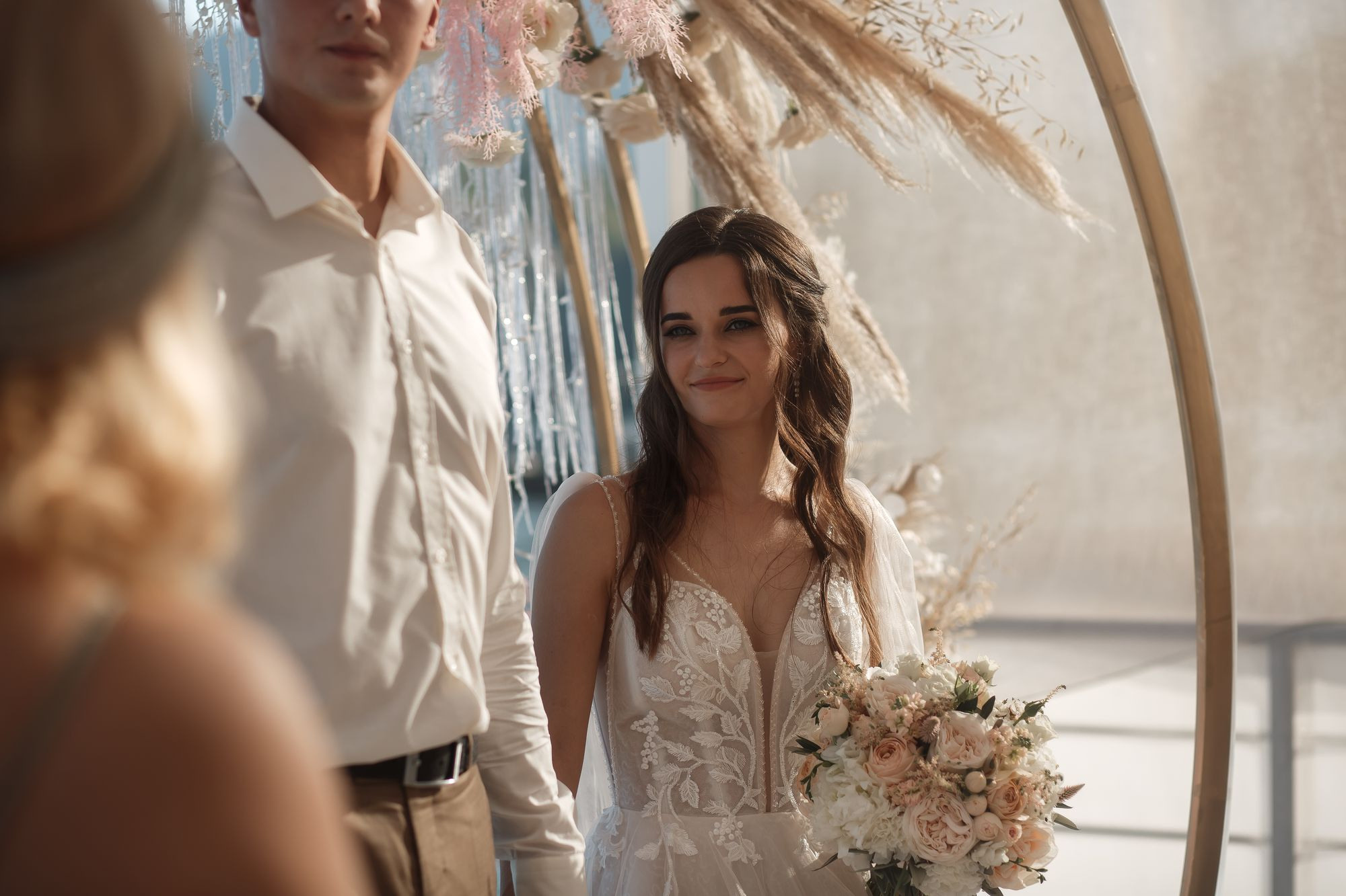 Свадебная прогулка в лесу. Свадебный и семейный фотограф в Крыму и Севастополе Дарья Королева