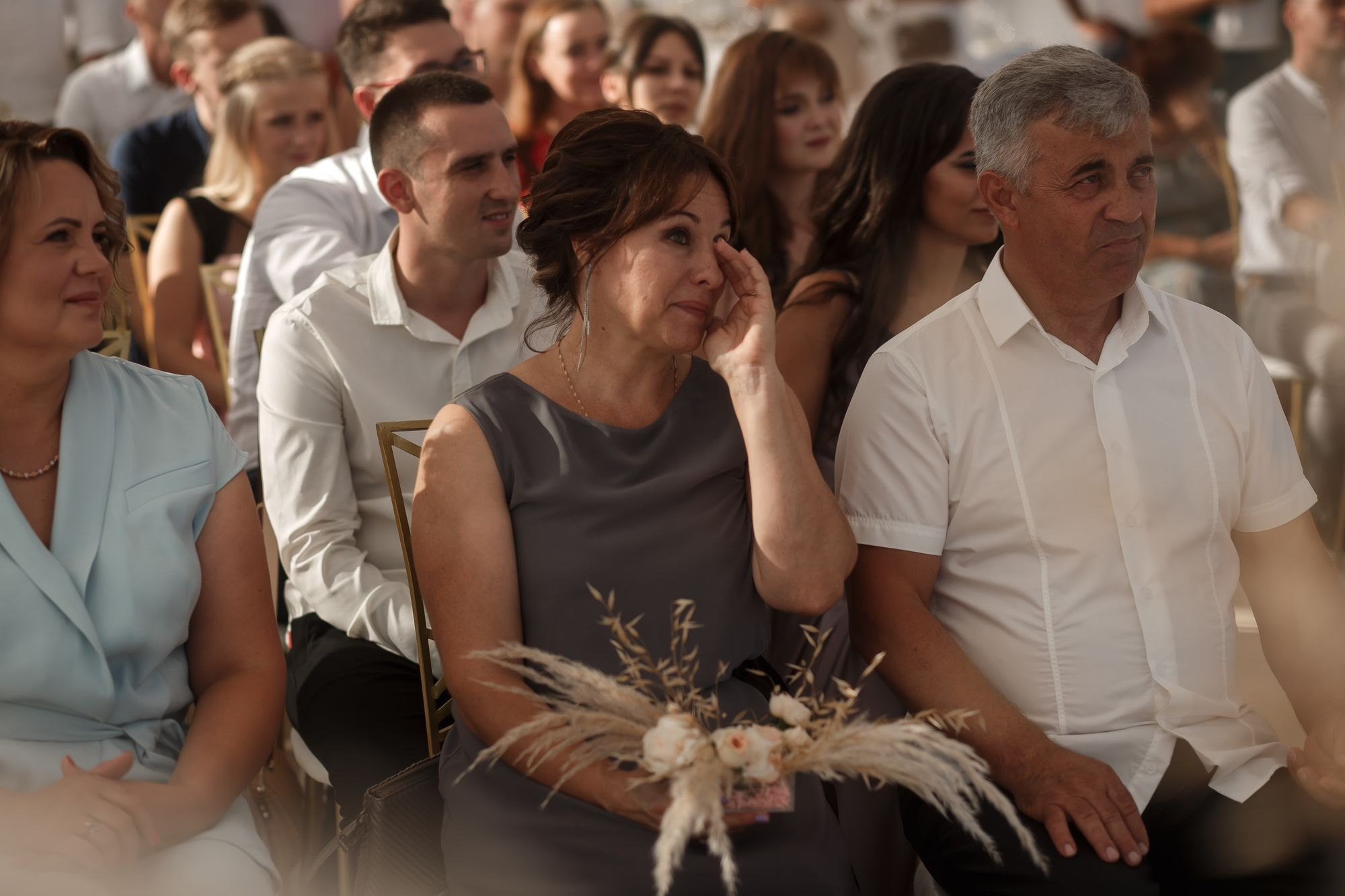 Свадебная прогулка в лесу. Свадебный и семейный фотограф в Крыму и Севастополе Дарья Королева