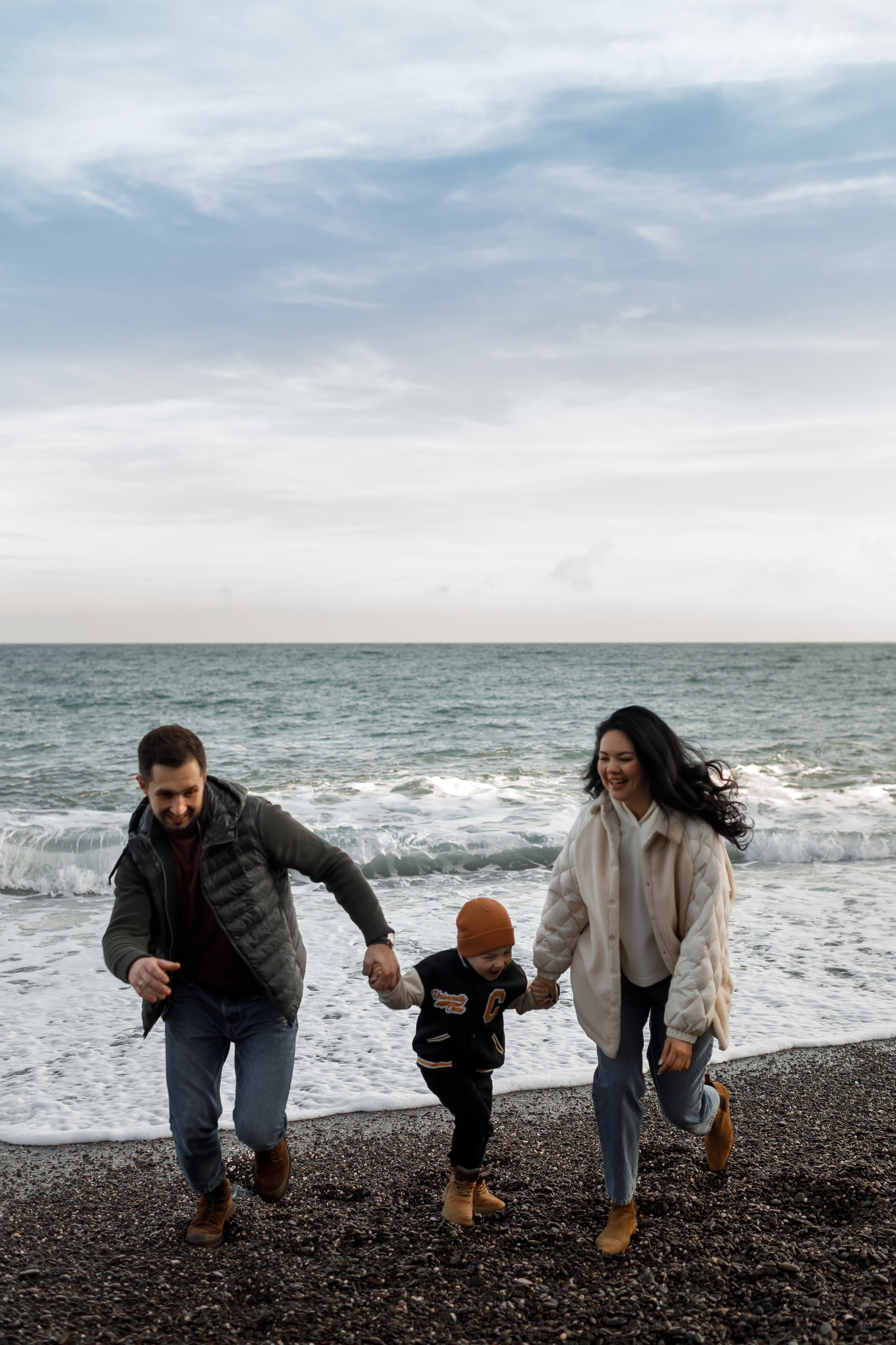 Семейная съёмка у моря. Свадебный и семейный фотограф в Крыму и Севастополе Дарья Королева