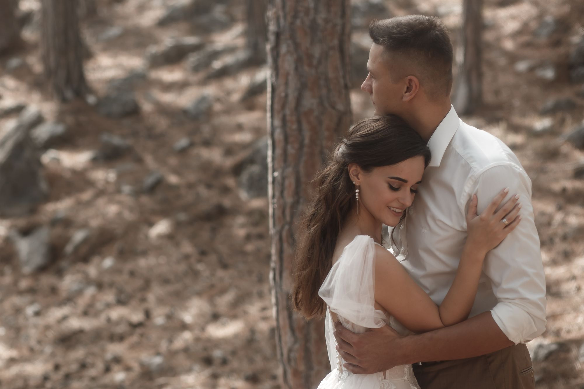 Свадебная прогулка в лесу. Свадебный и семейный фотограф в Крыму и Севастополе Дарья Королева